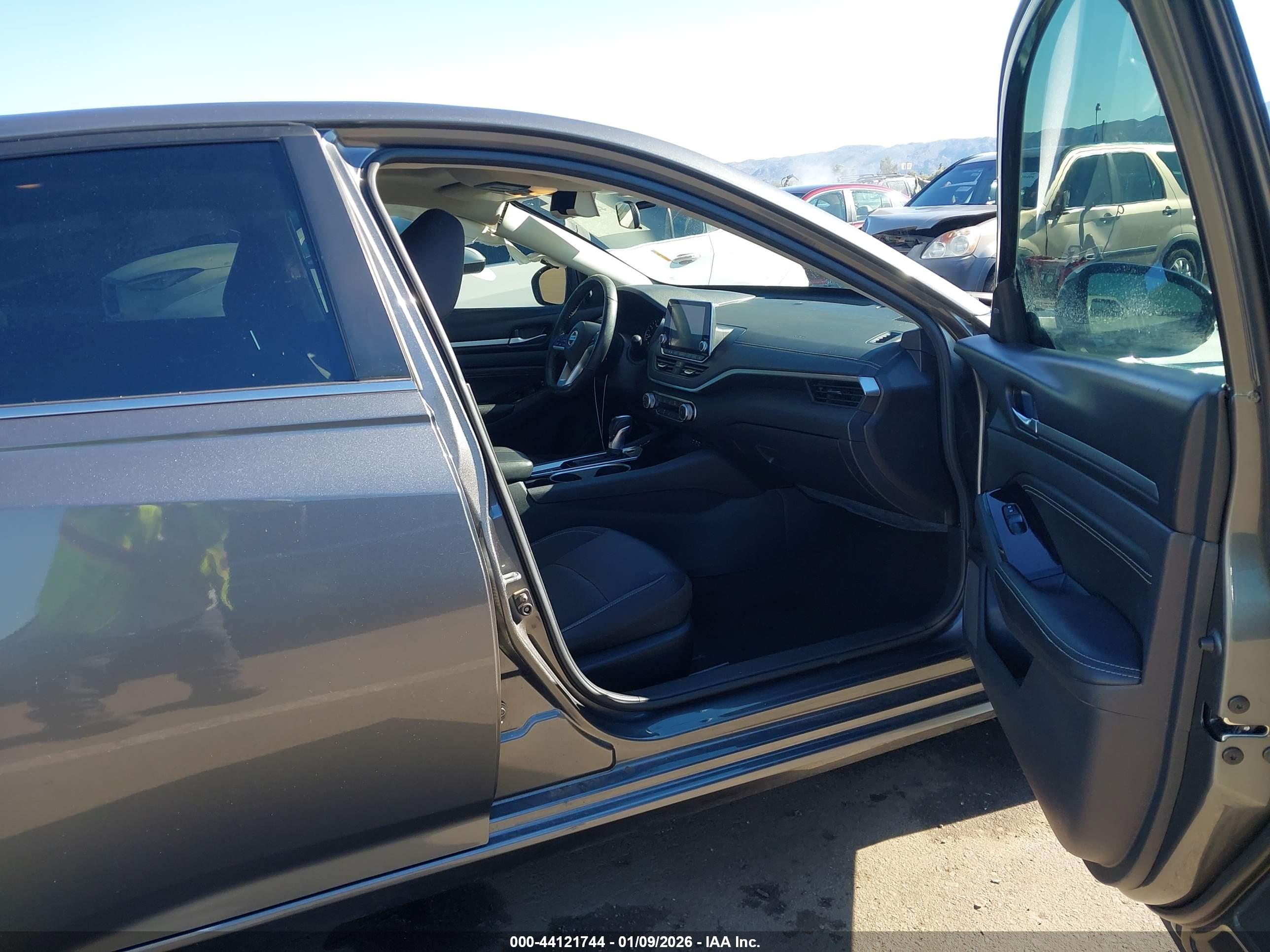 NISSAN ALTIMA image 5