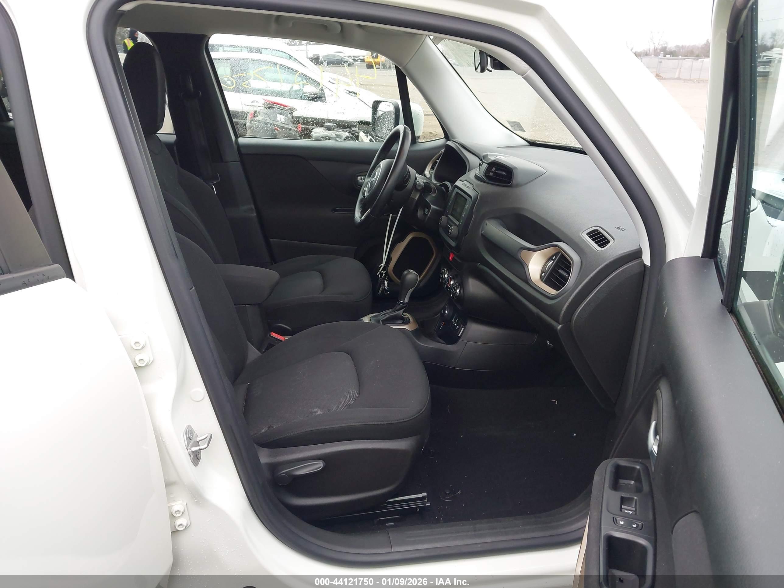 JEEP RENEGADE image 5