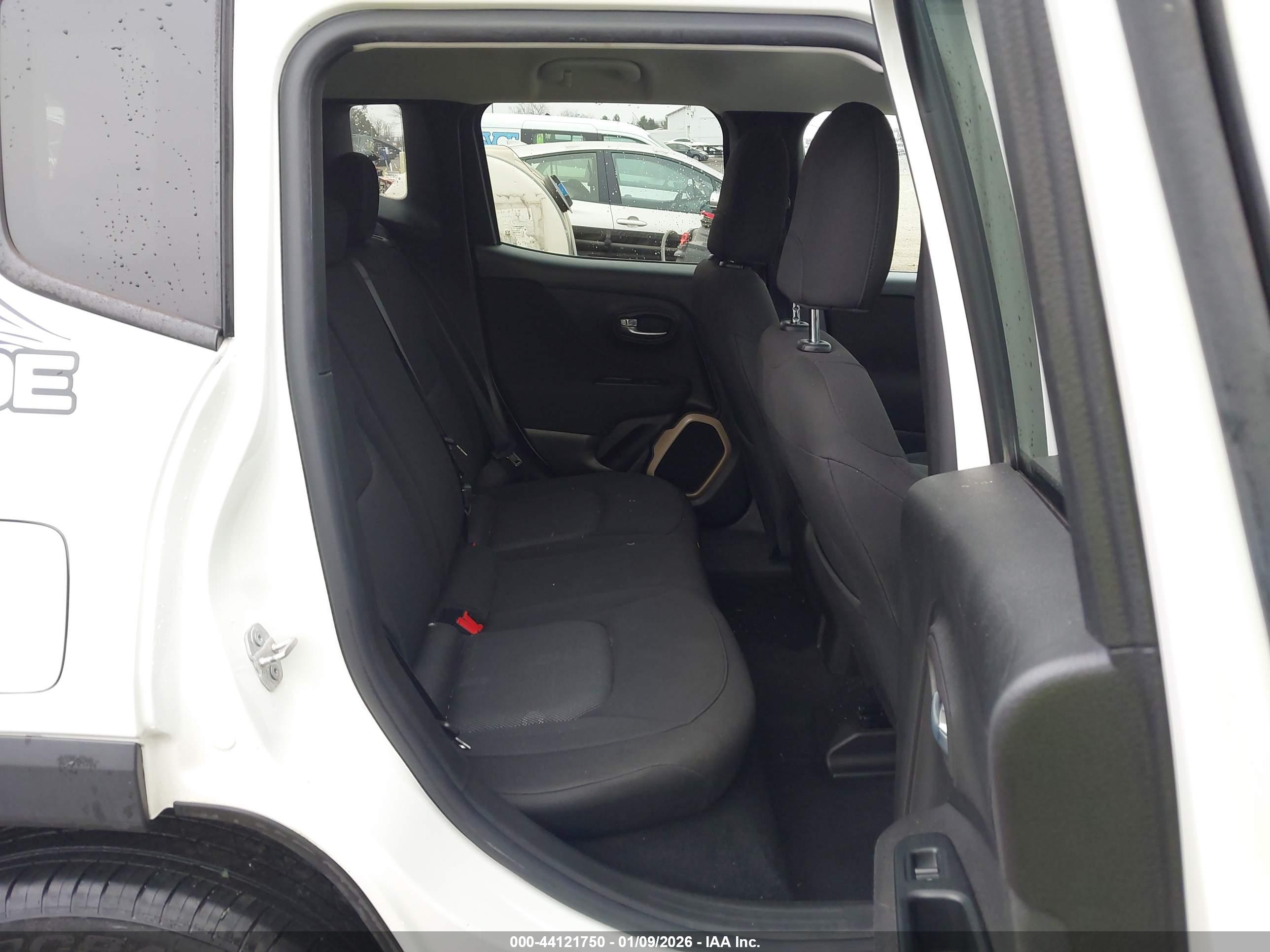 JEEP RENEGADE image 8