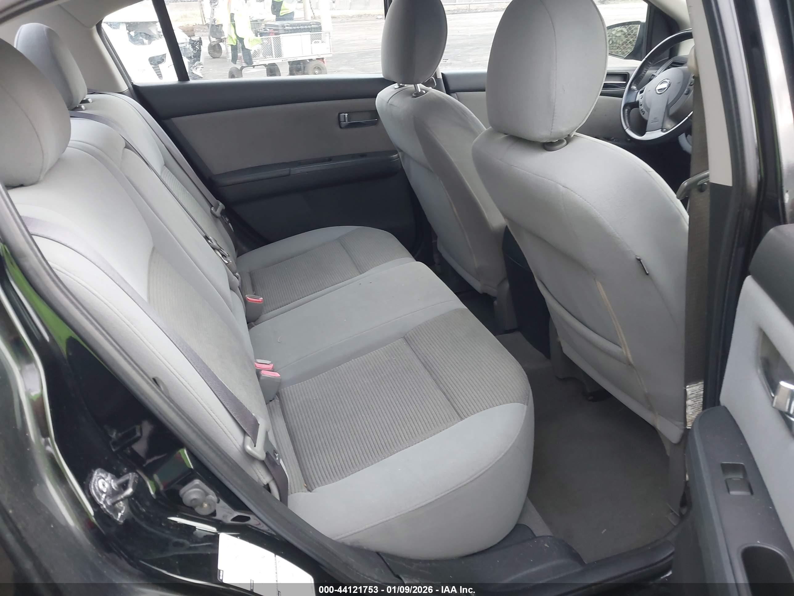 NISSAN SENTRA image 8