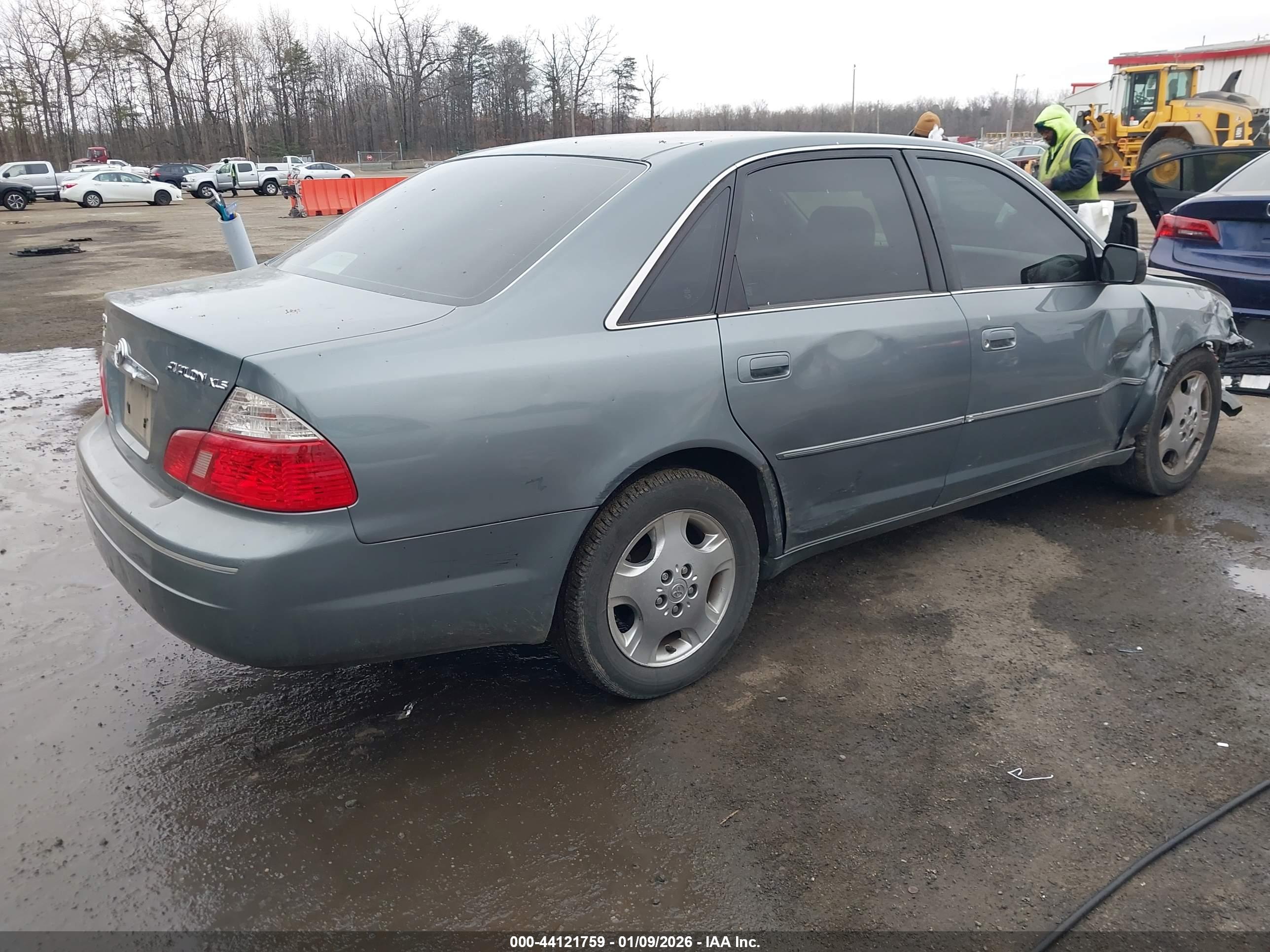 TOYOTA AVALON image 4