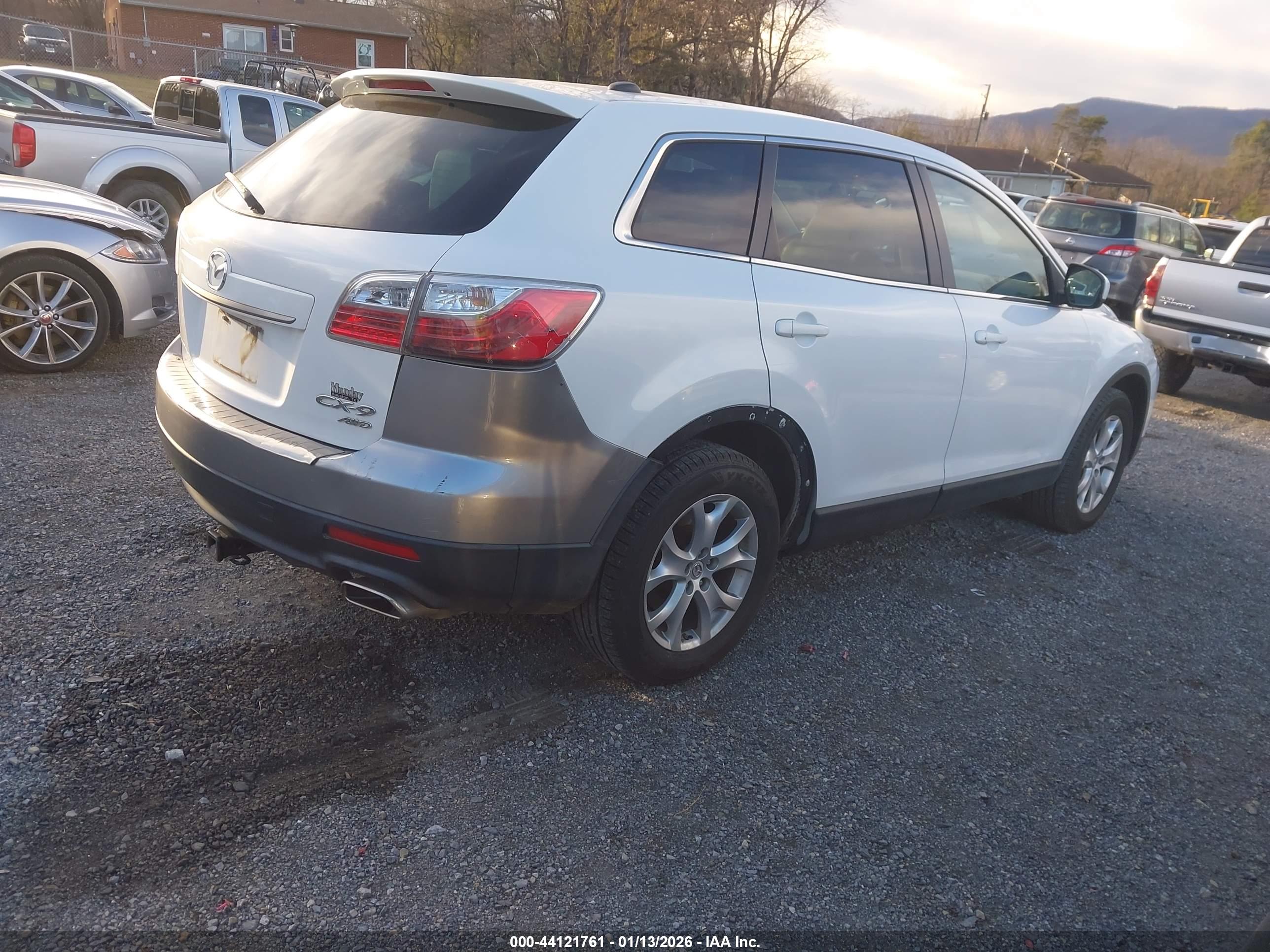 MAZDA CX-9 image 4