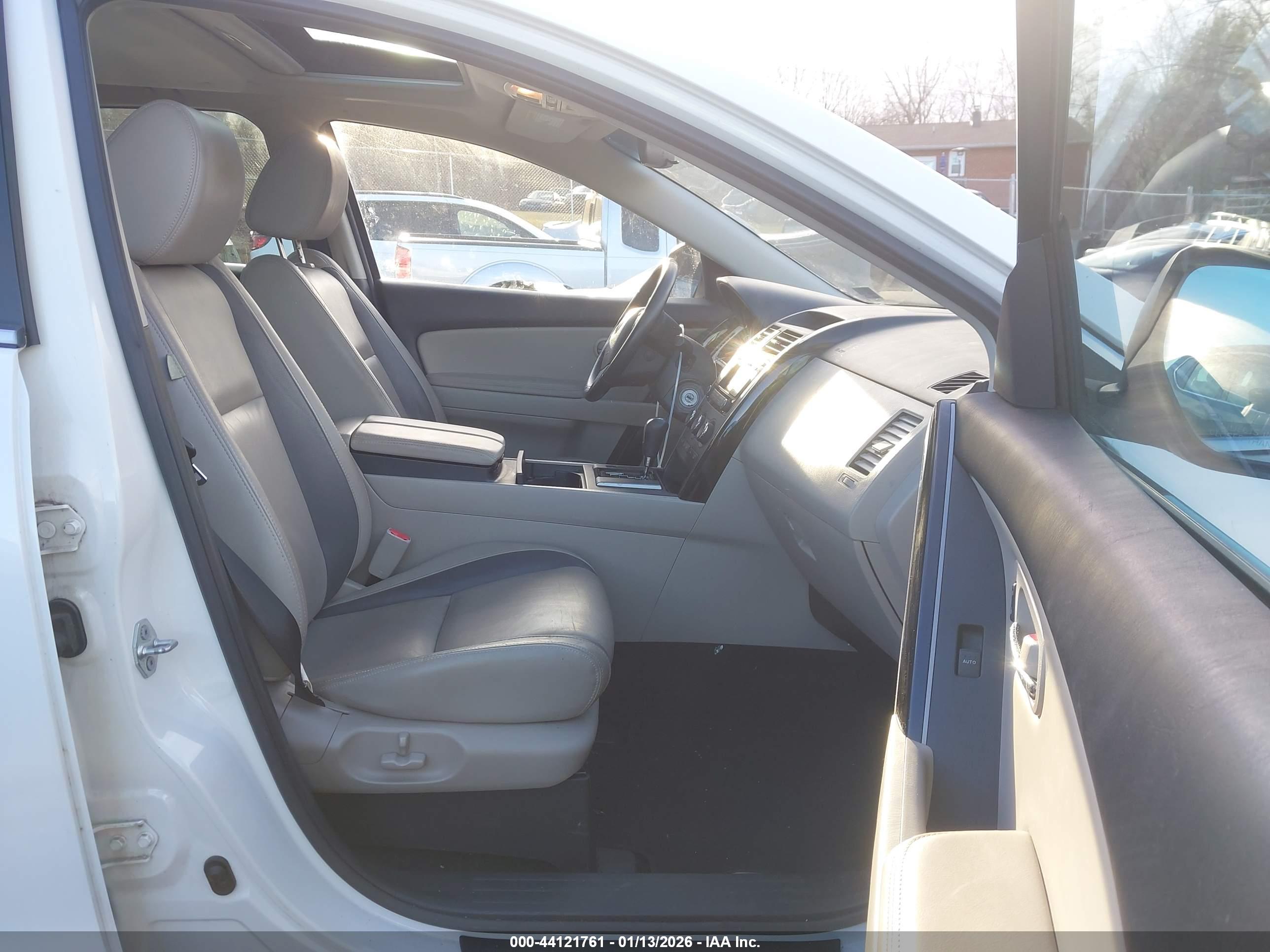 MAZDA CX-9 image 5