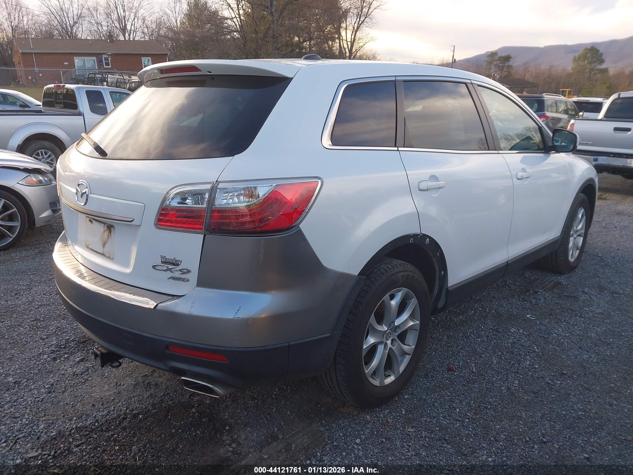 MAZDA CX-9 image 6