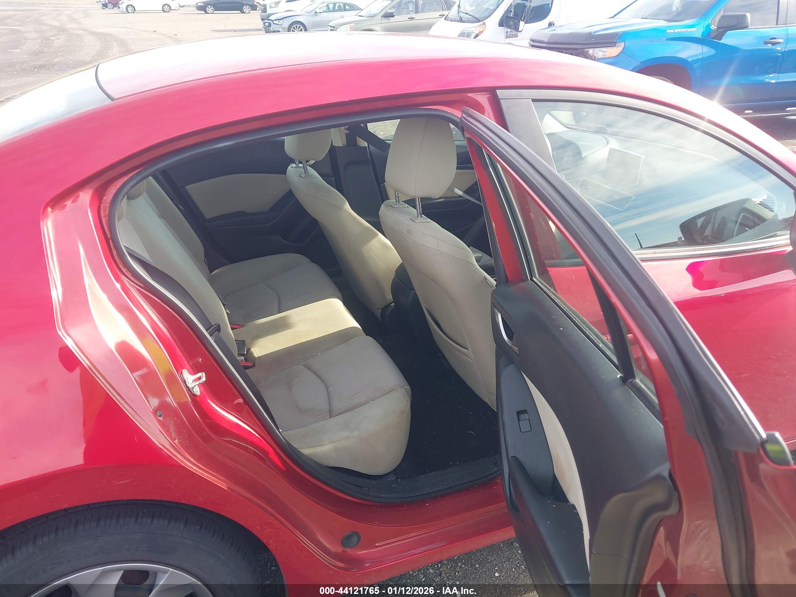 MAZDA MAZDA3 image 8