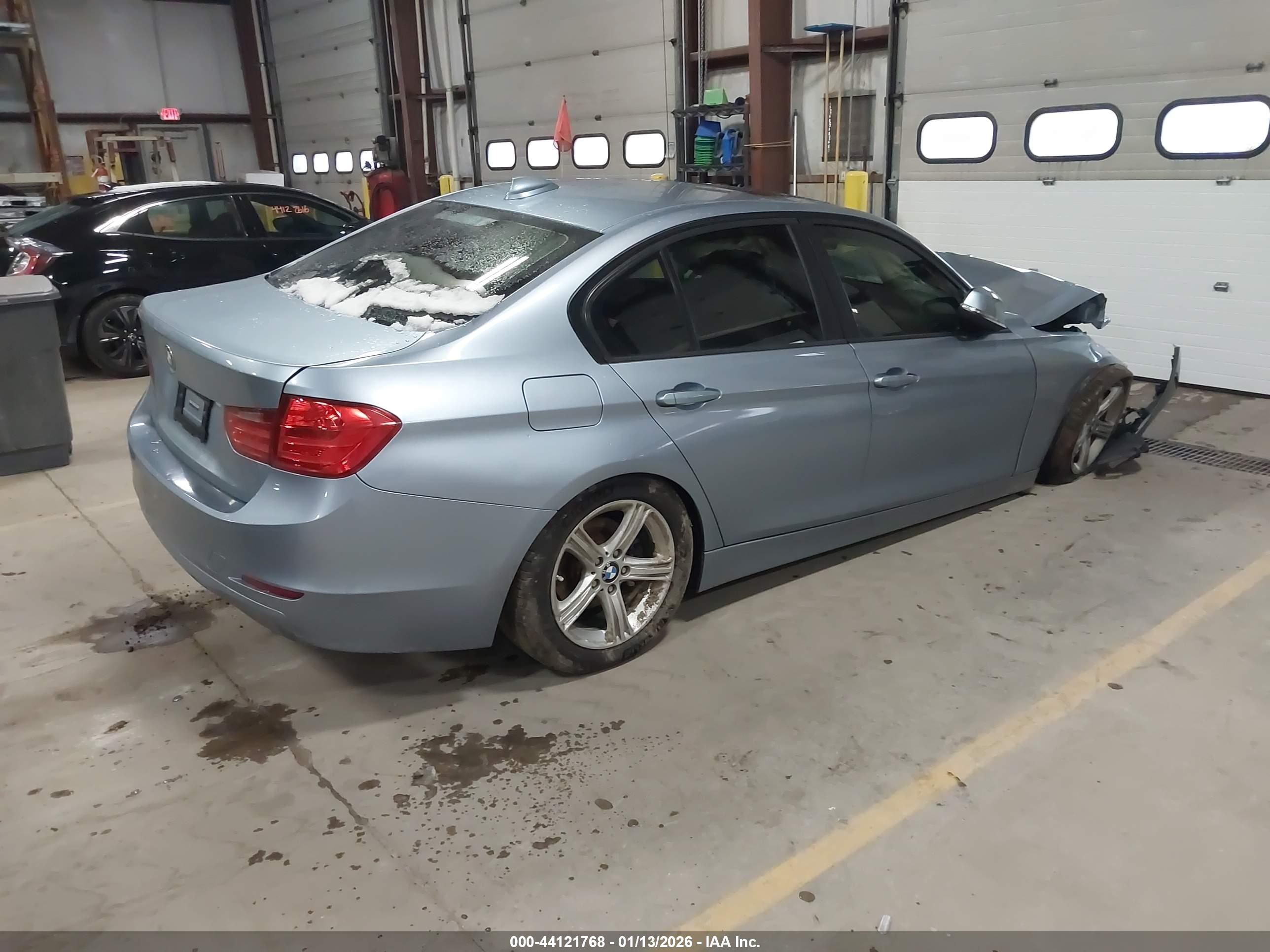 BMW 328I image 4