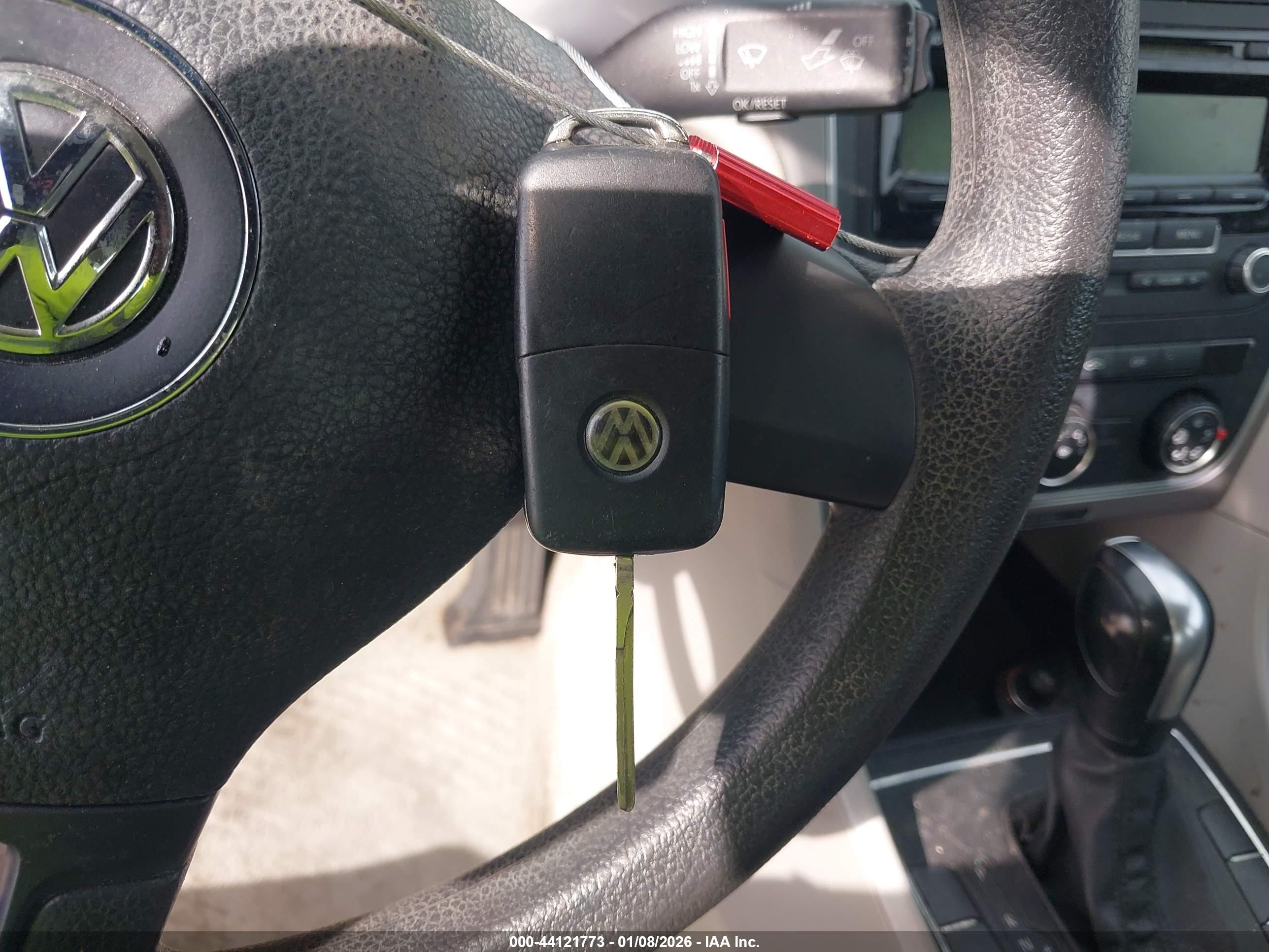 VOLKSWAGEN PASSAT image 11