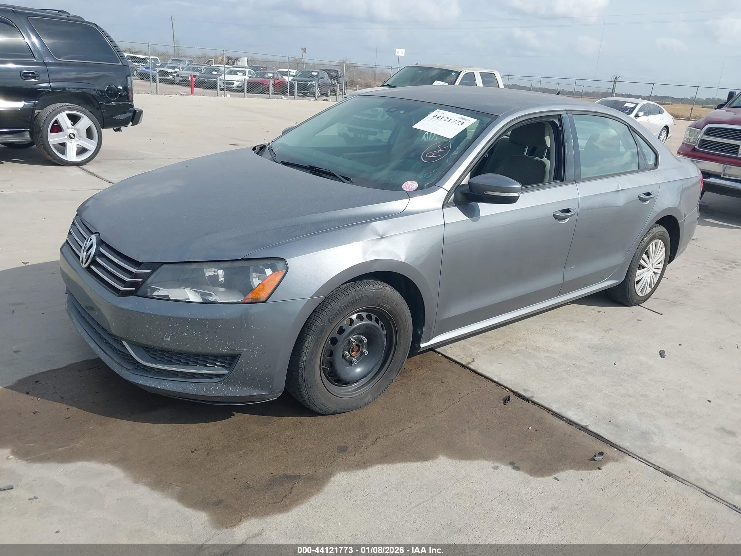 VOLKSWAGEN PASSAT image 2
