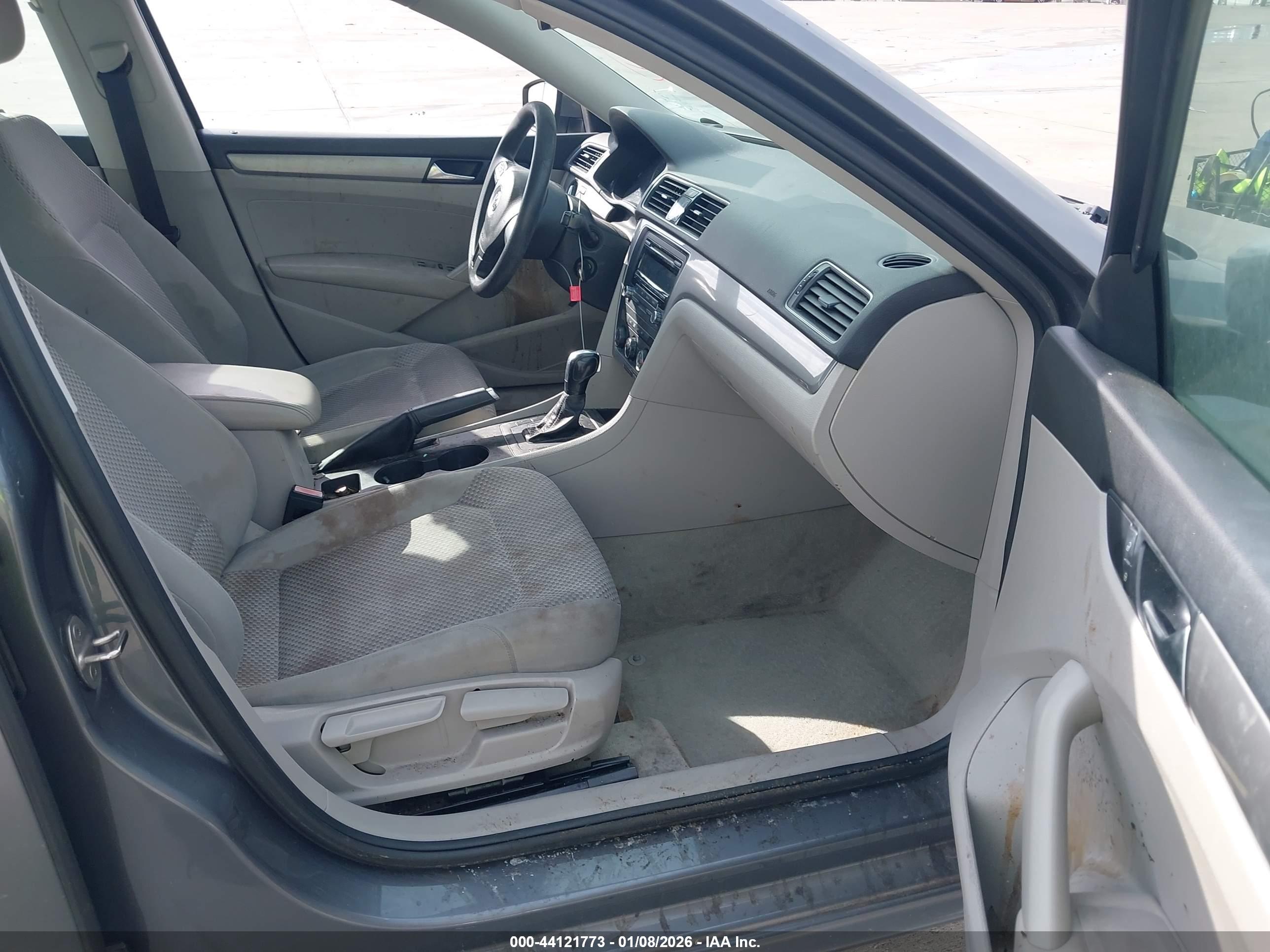 VOLKSWAGEN PASSAT image 5