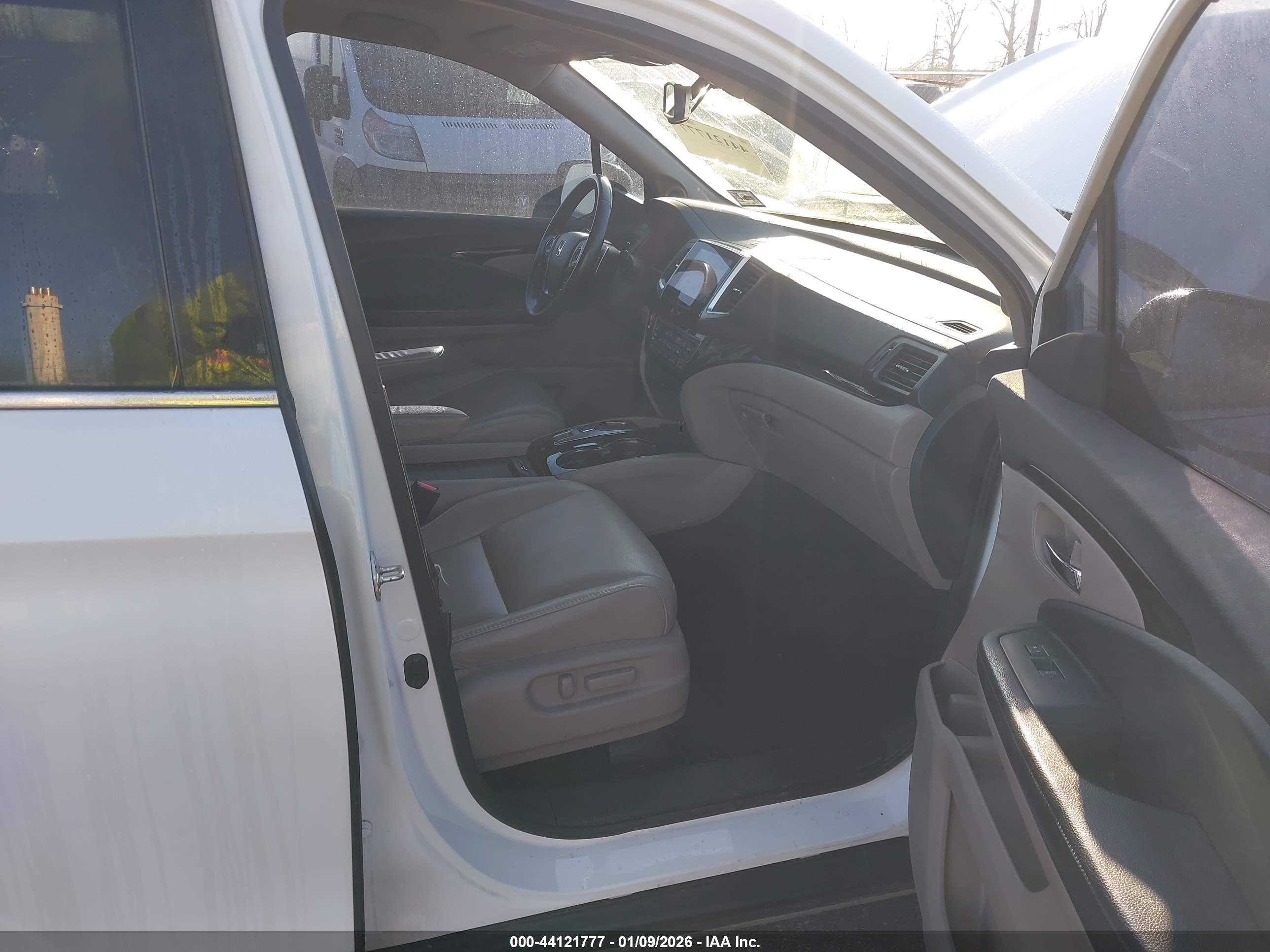 HONDA PILOT image 5