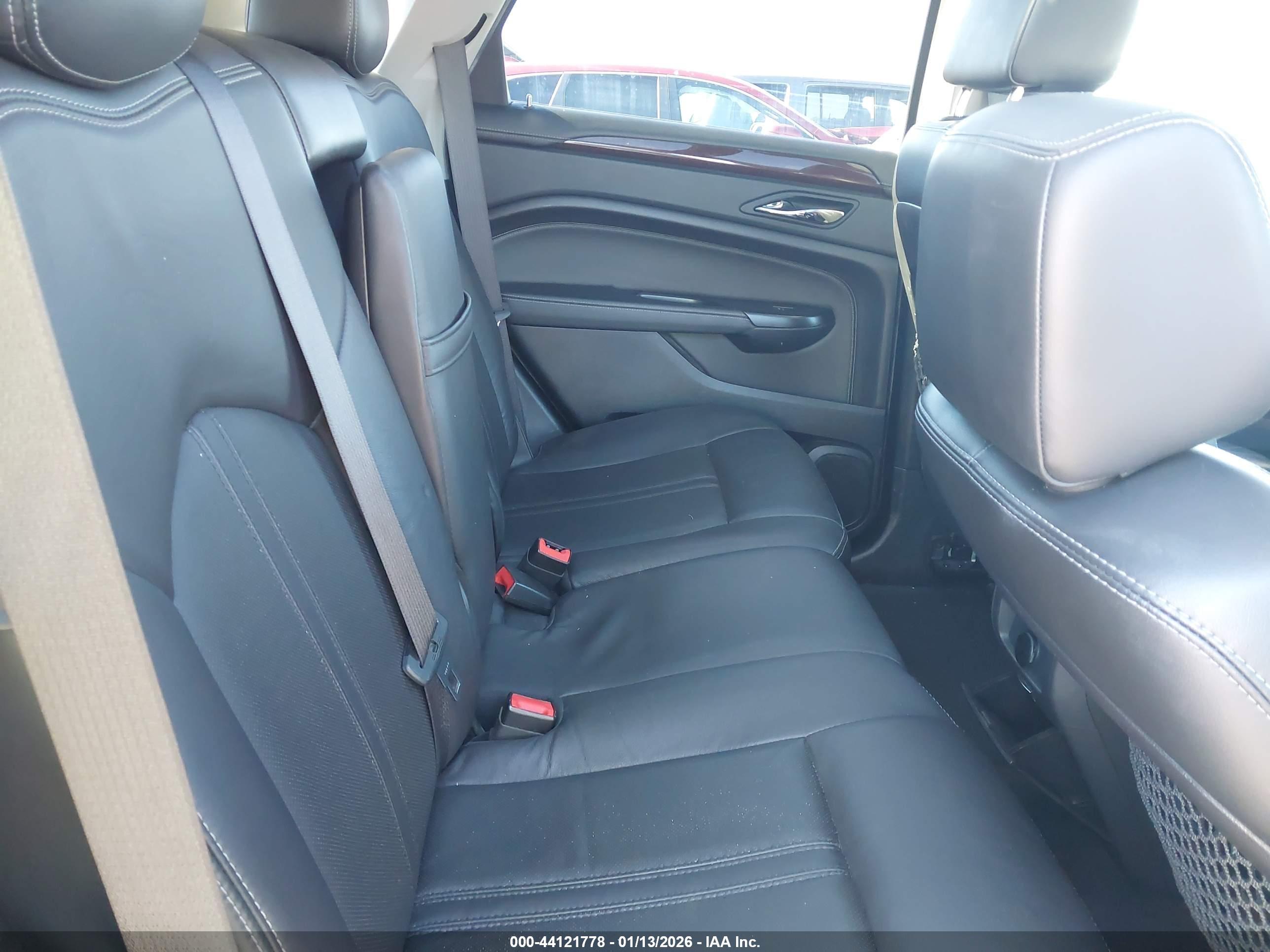 CADILLAC SRX image 8