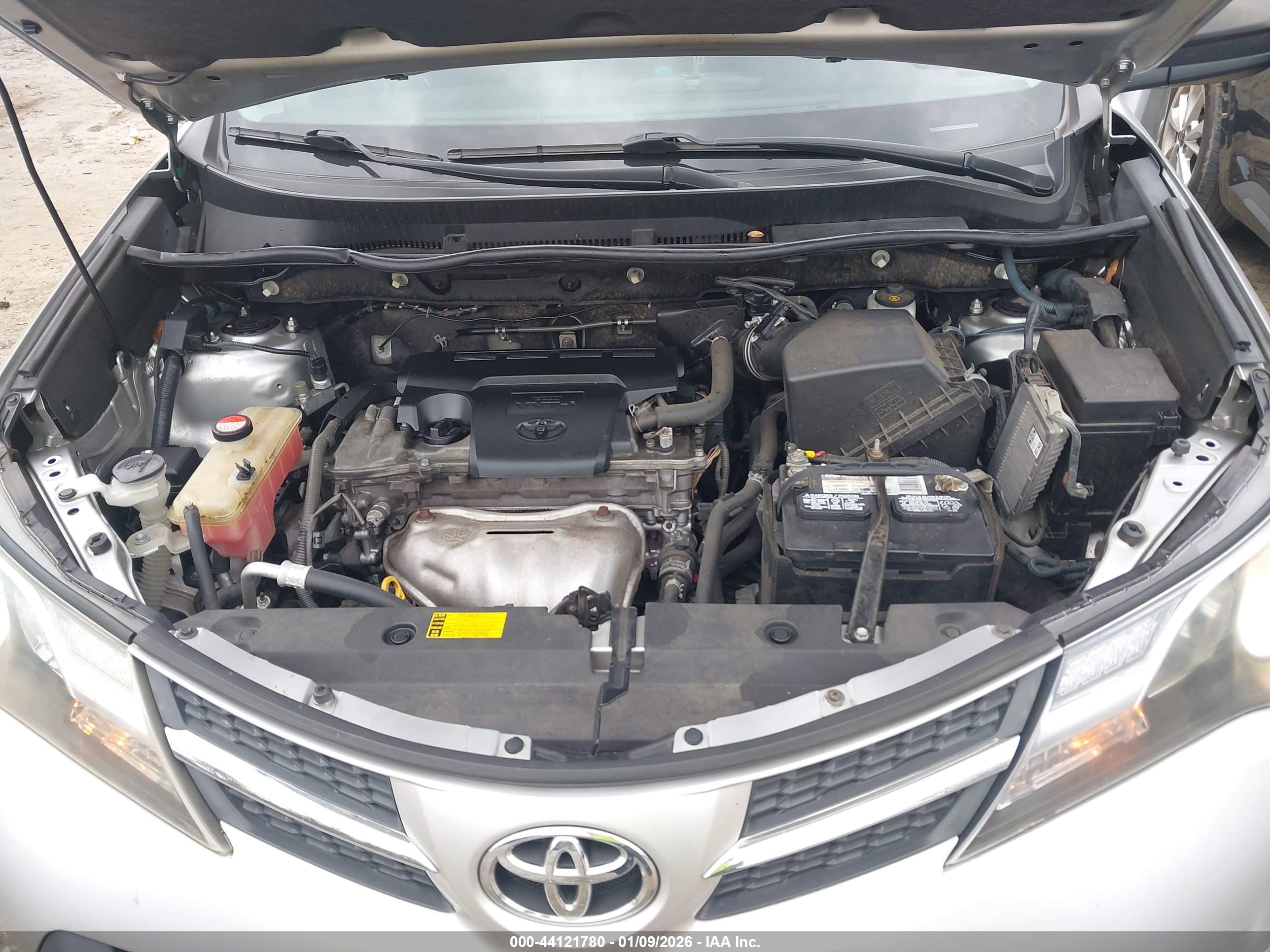 TOYOTA RAV4 image 10