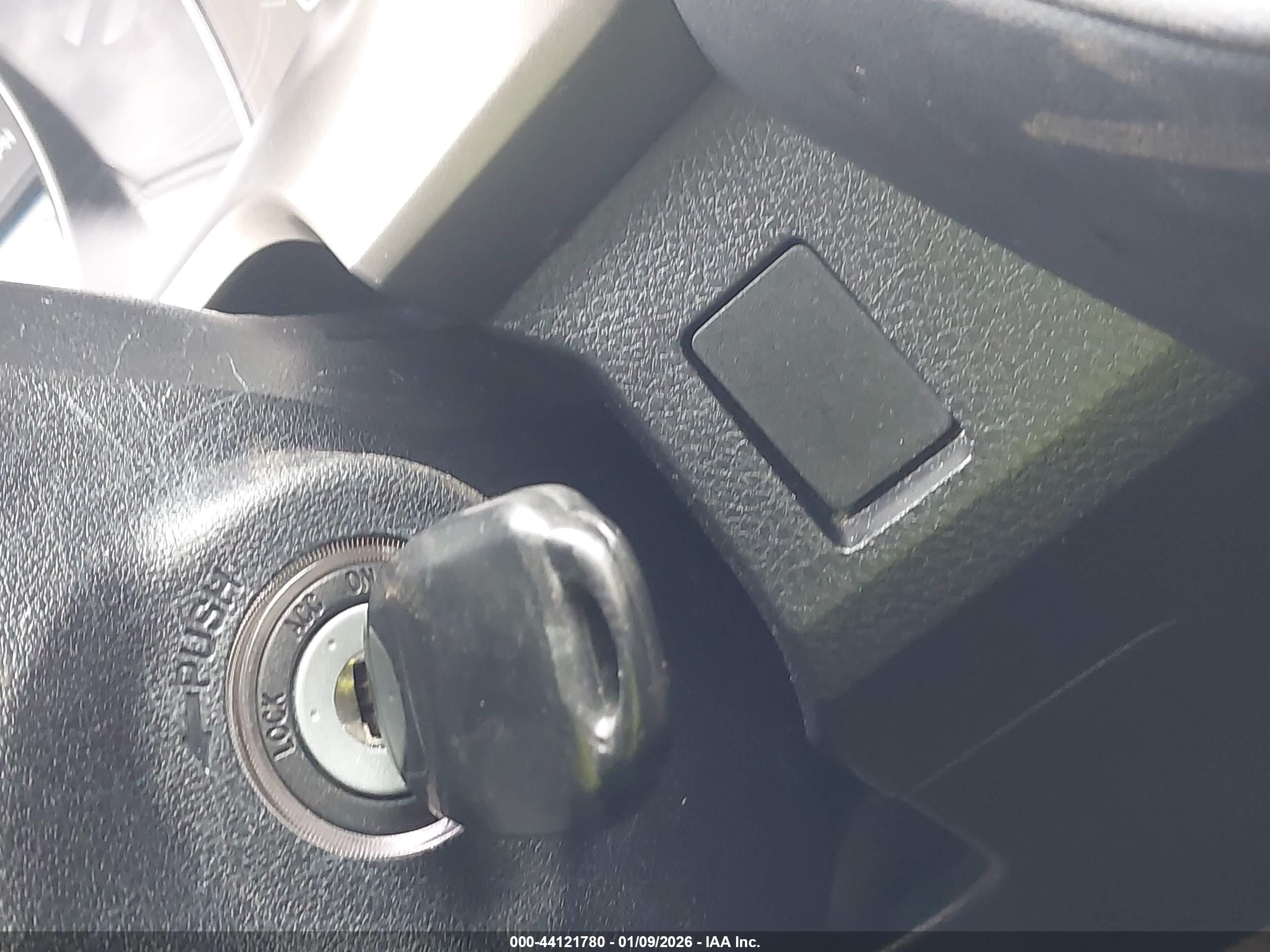 TOYOTA RAV4 image 11