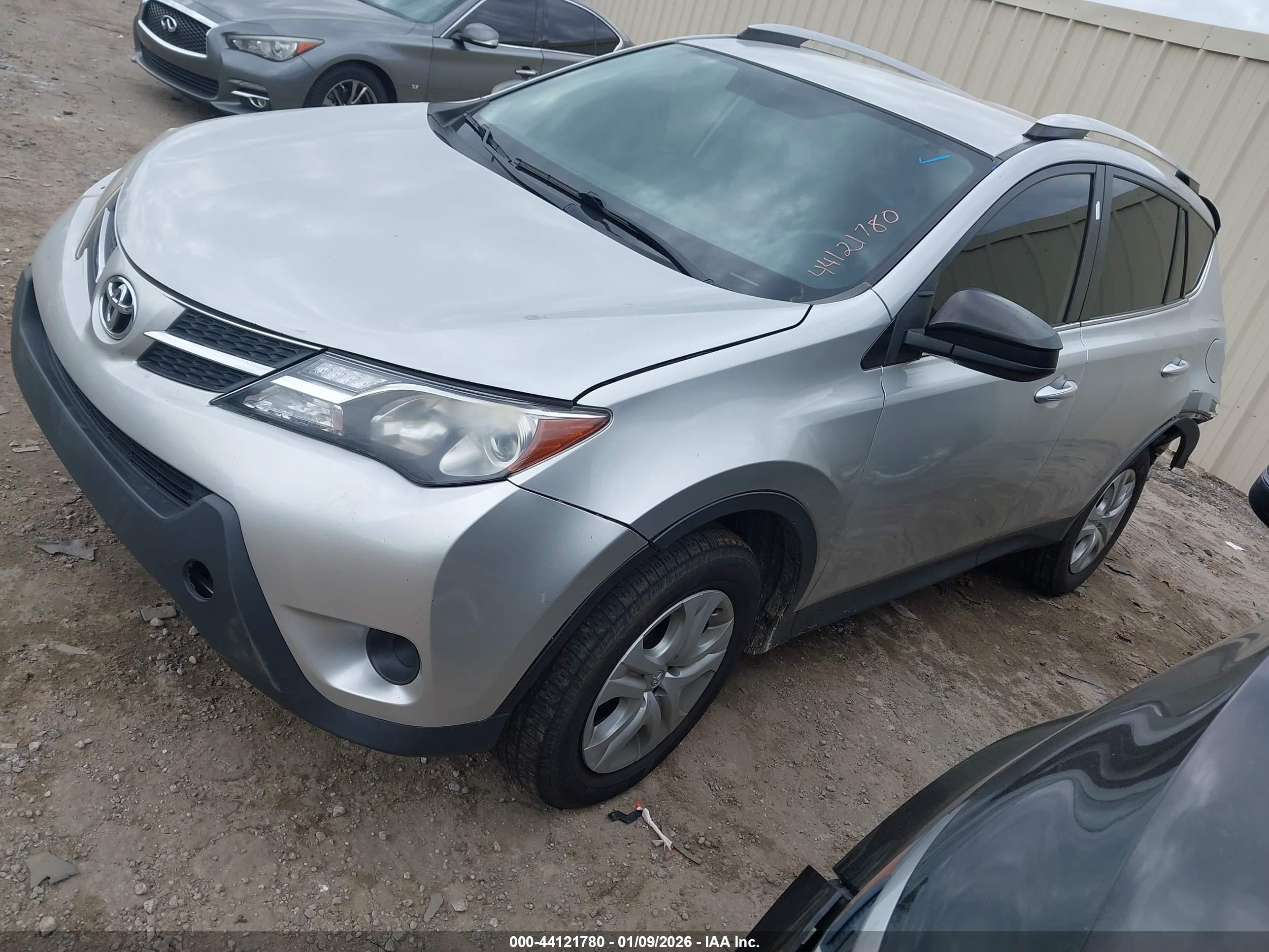 TOYOTA RAV4 image 2