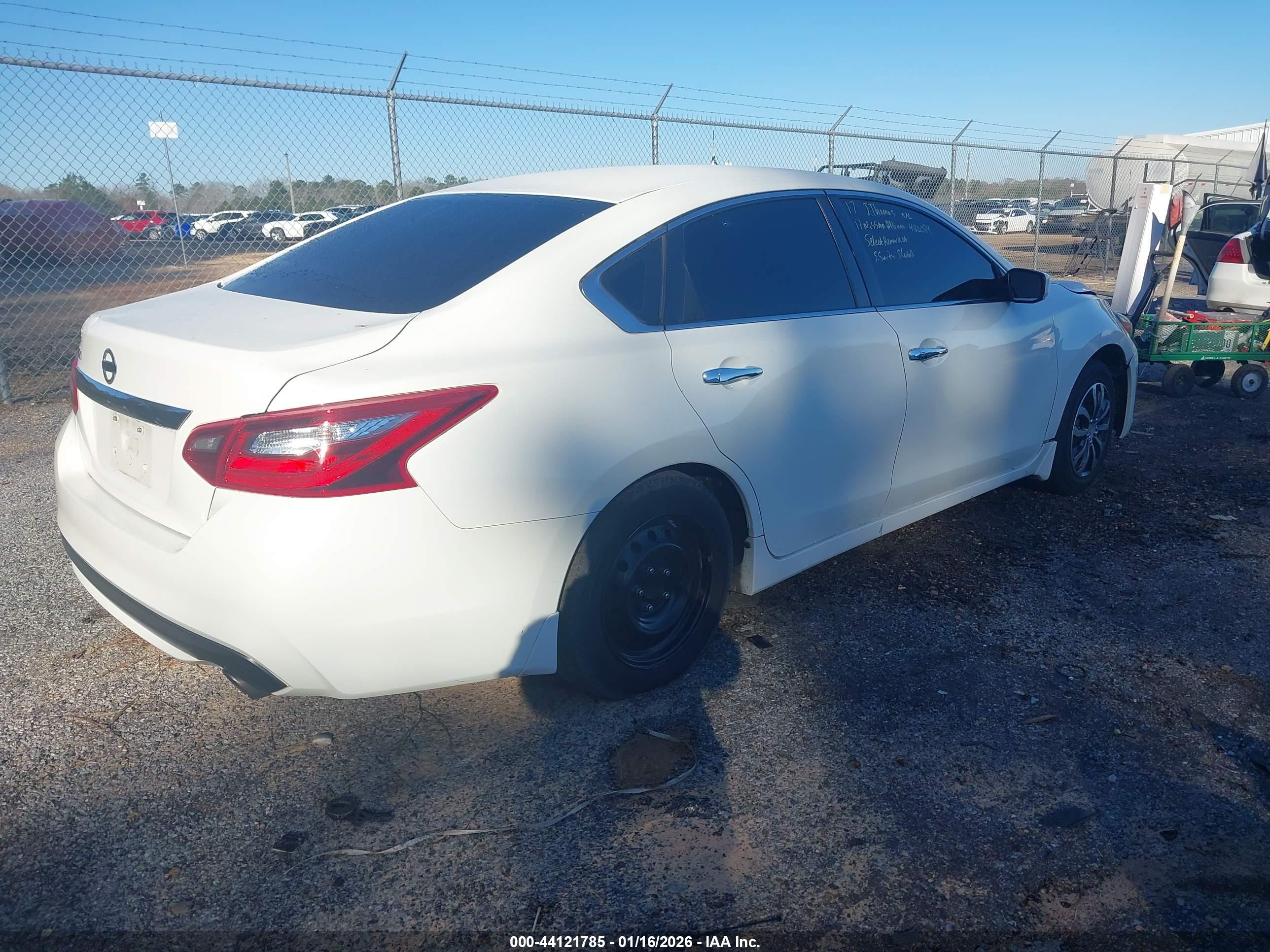 NISSAN ALTIMA image 4