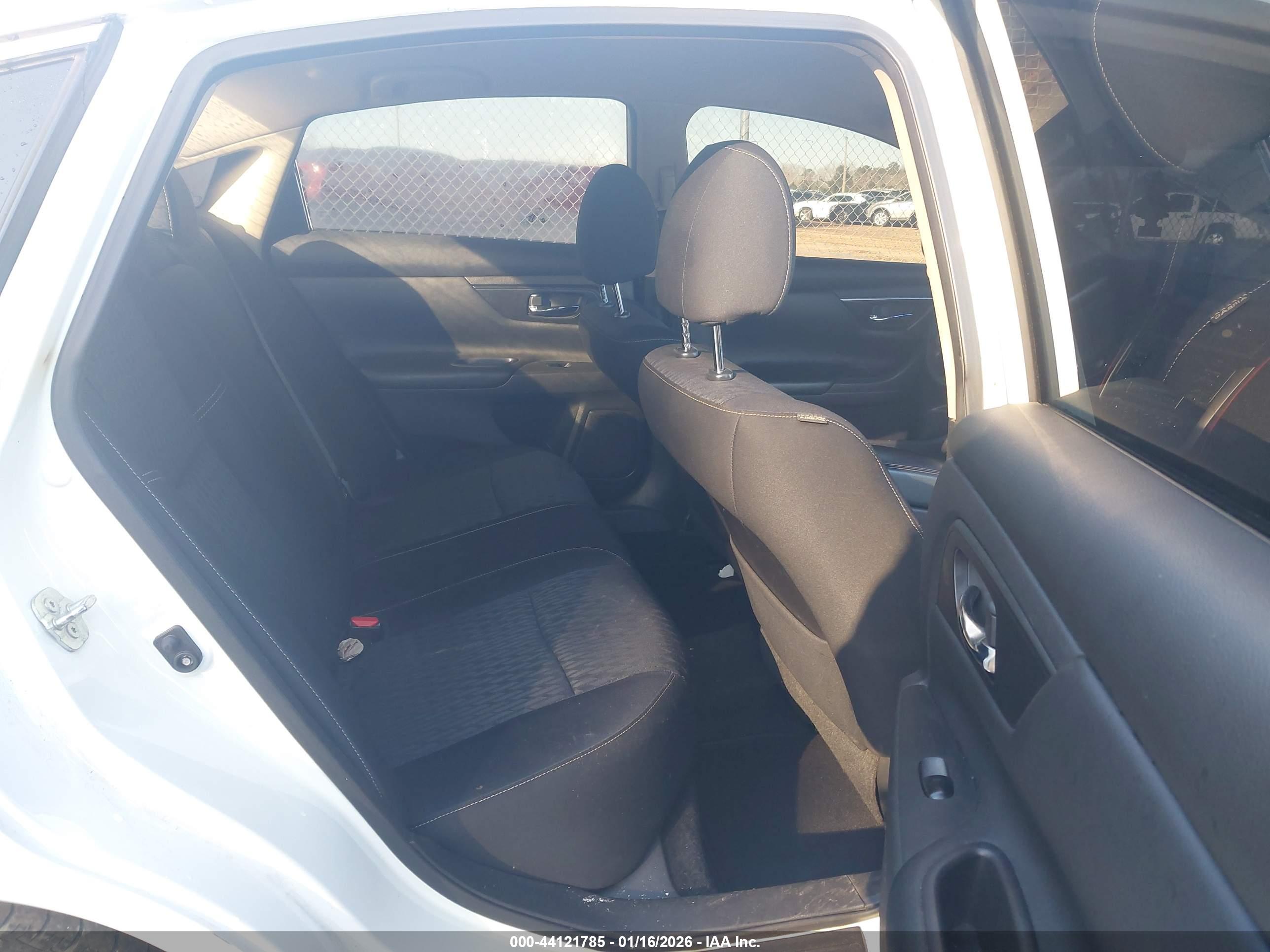 NISSAN ALTIMA image 8