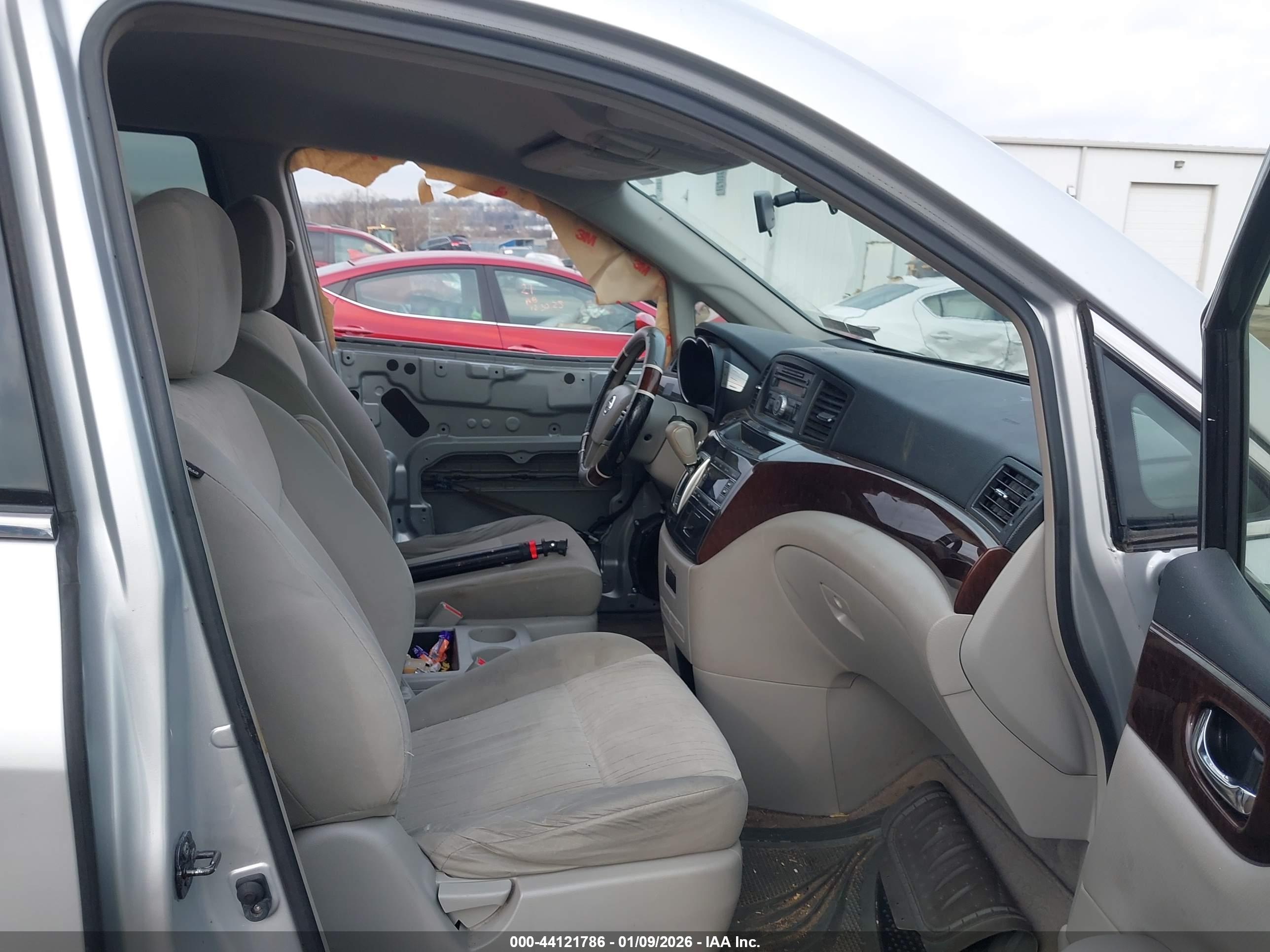 NISSAN QUEST image 5