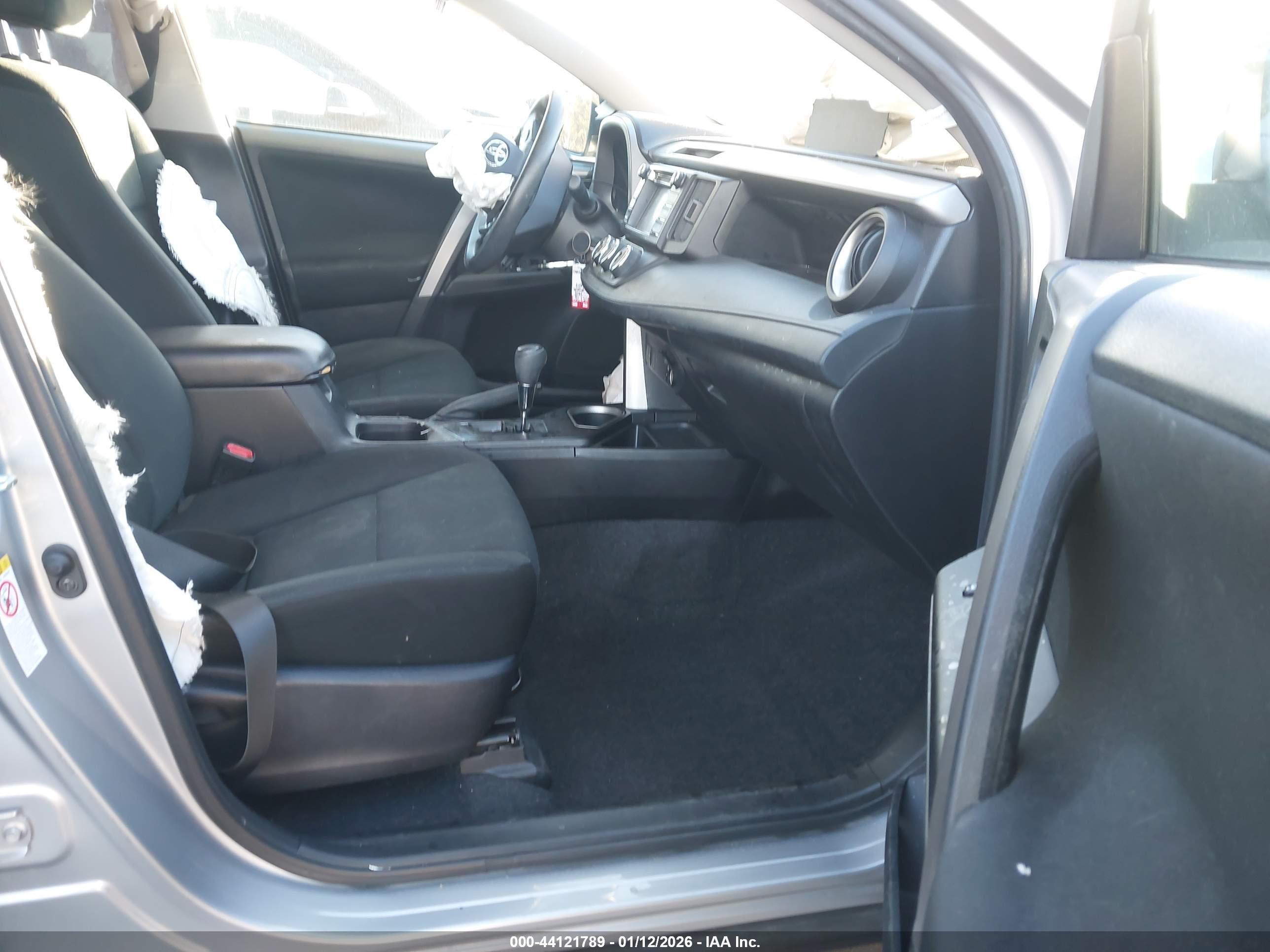 TOYOTA RAV4 image 5