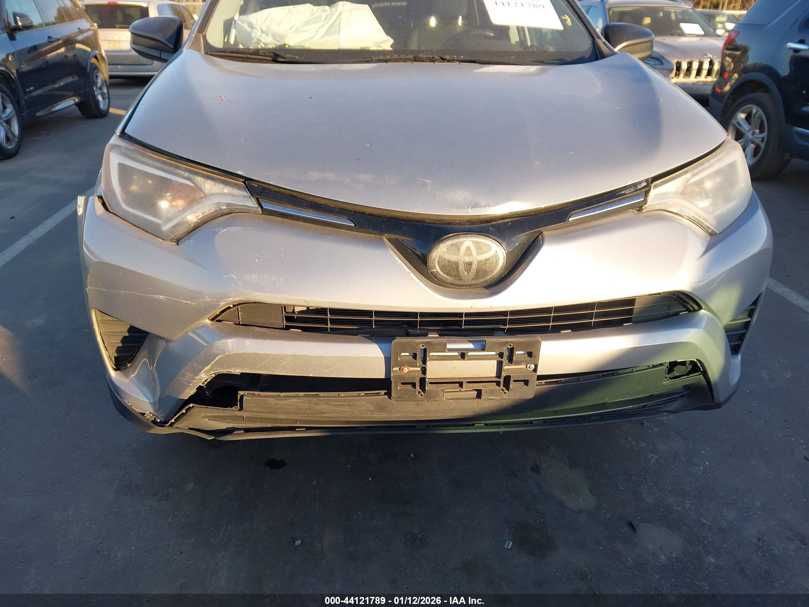 TOYOTA RAV4 image 6