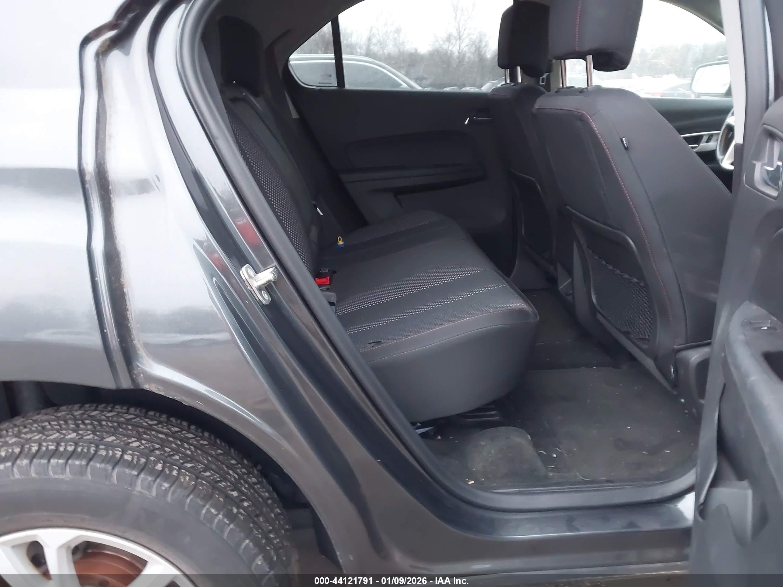 CHEVROLET EQUINOX image 8