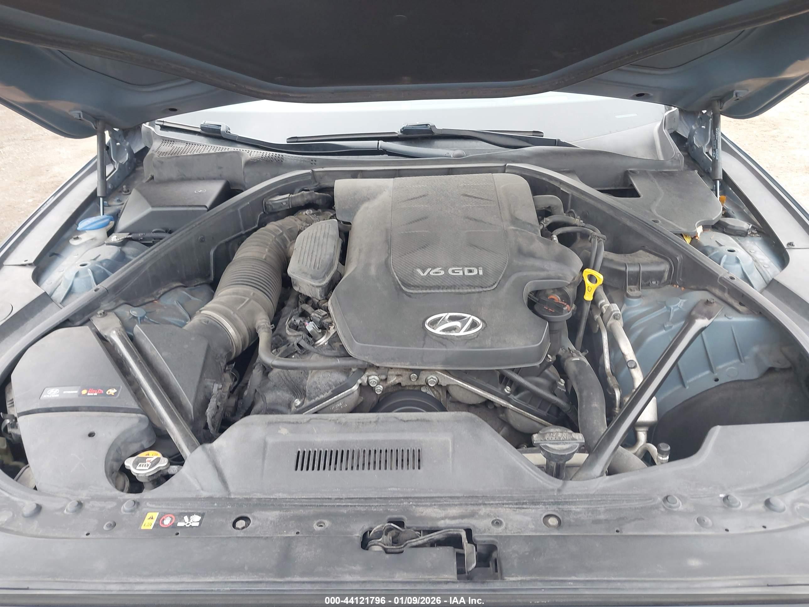 HYUNDAI GENESIS image 10