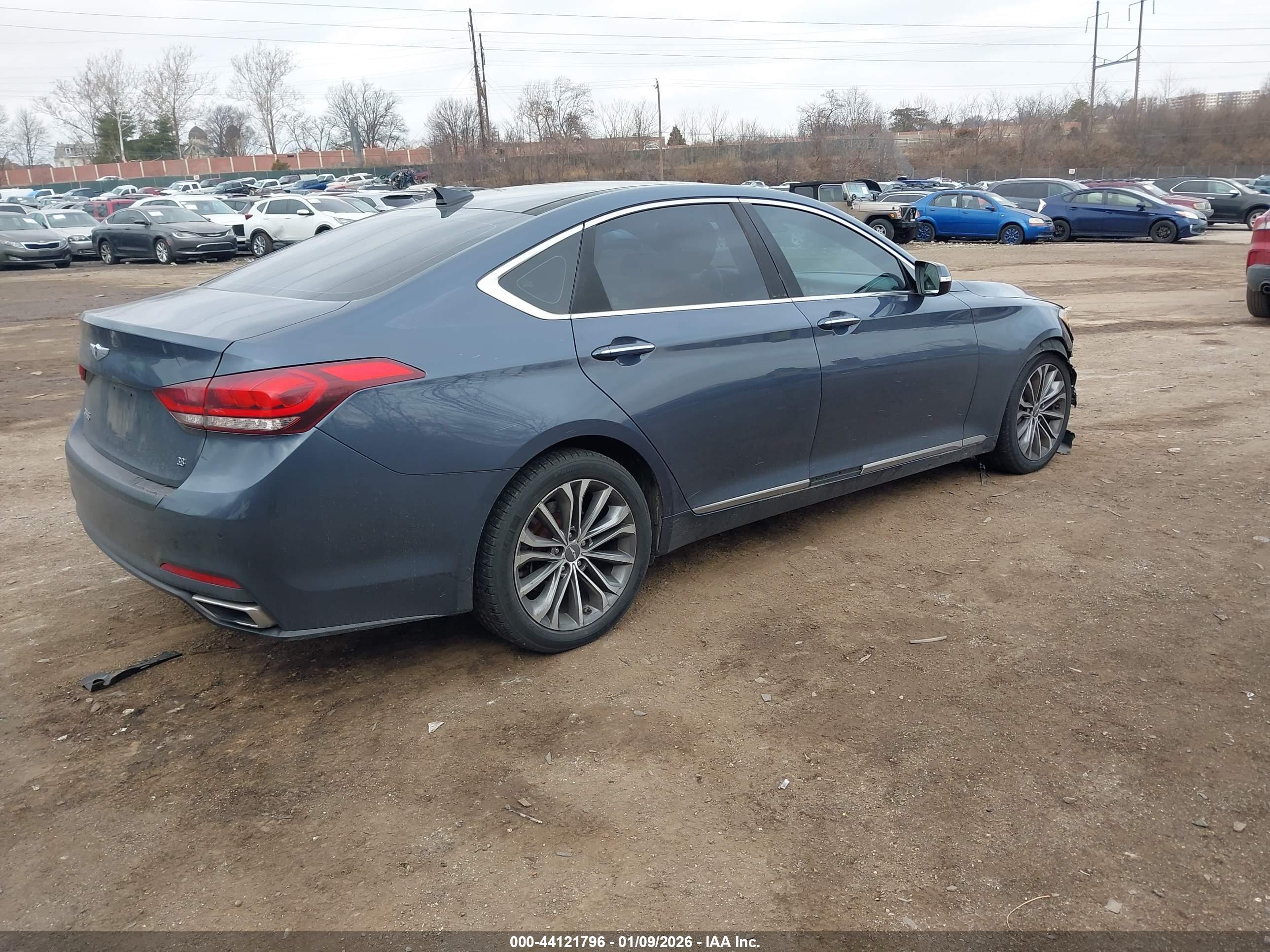 HYUNDAI GENESIS image 4