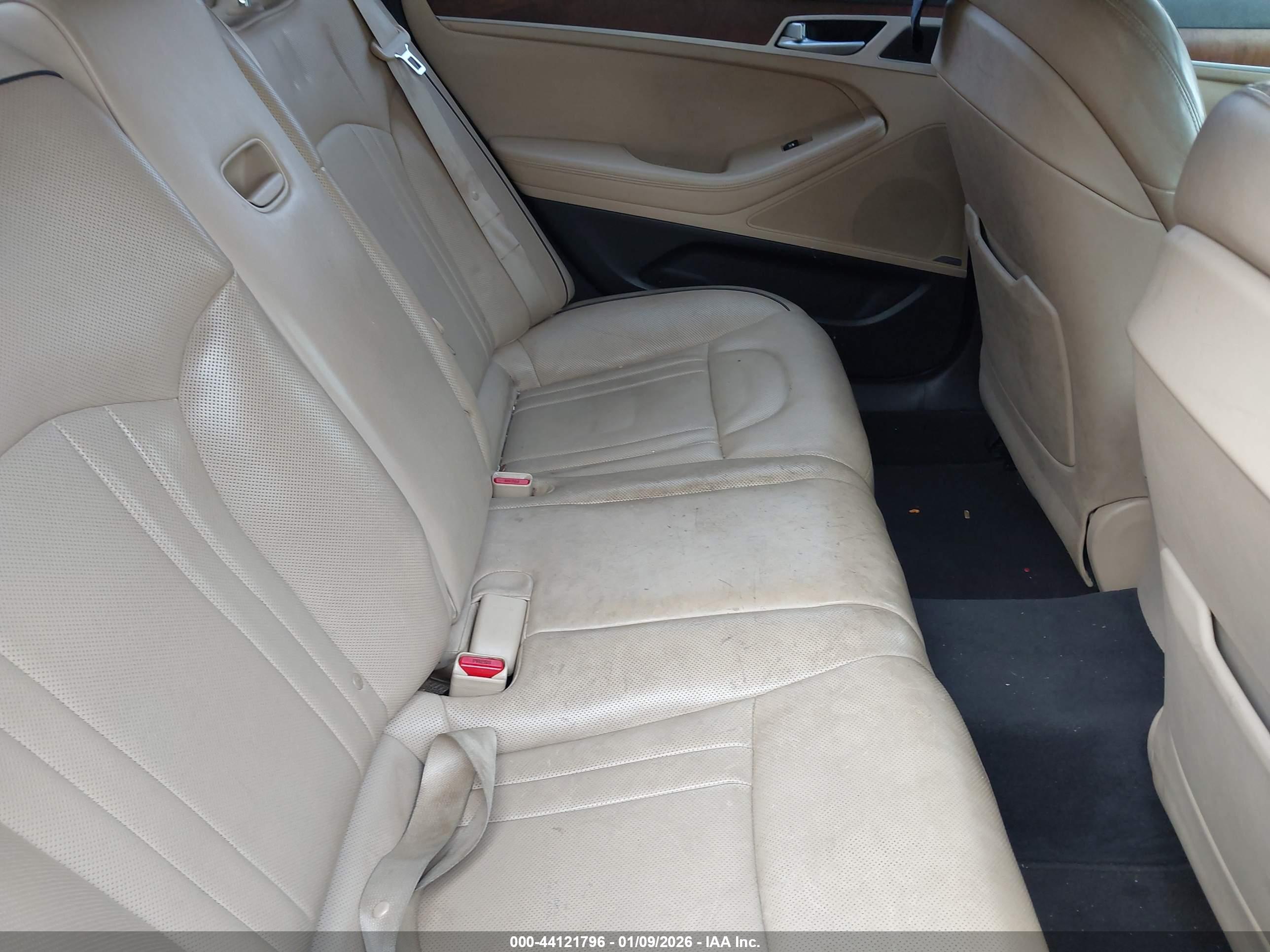 HYUNDAI GENESIS image 8