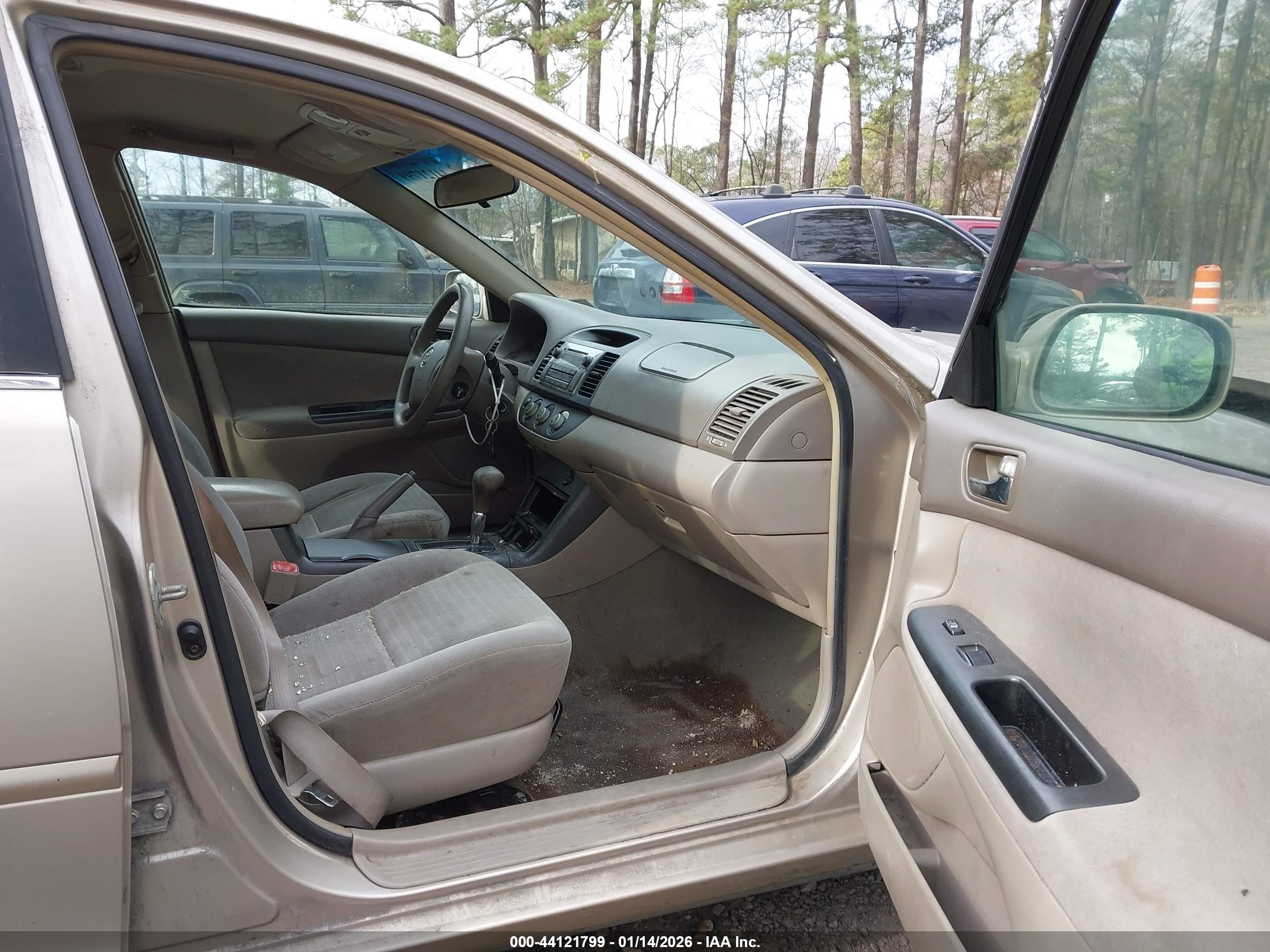 TOYOTA CAMRY image 5