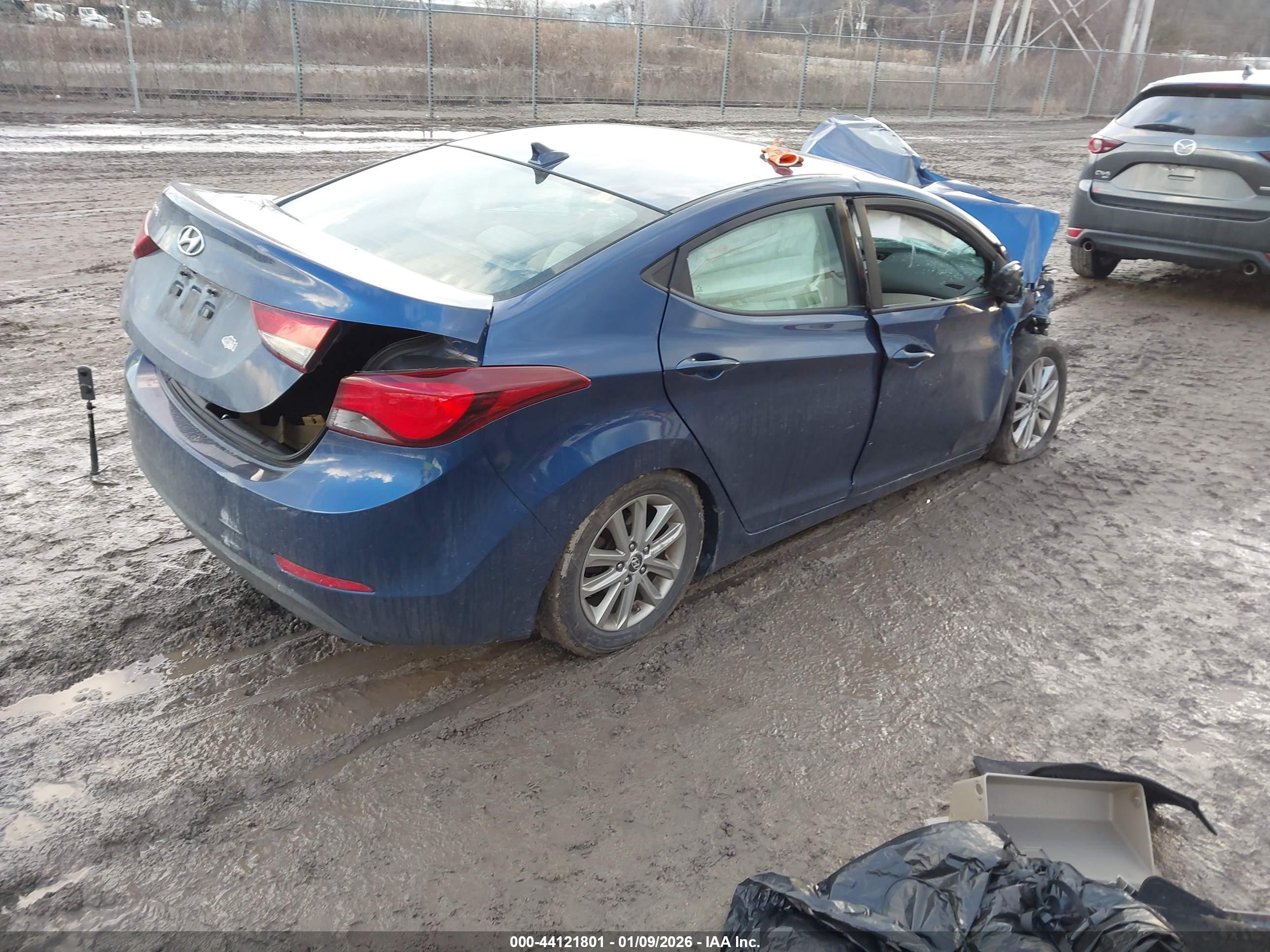 HYUNDAI ELANTRA image 4
