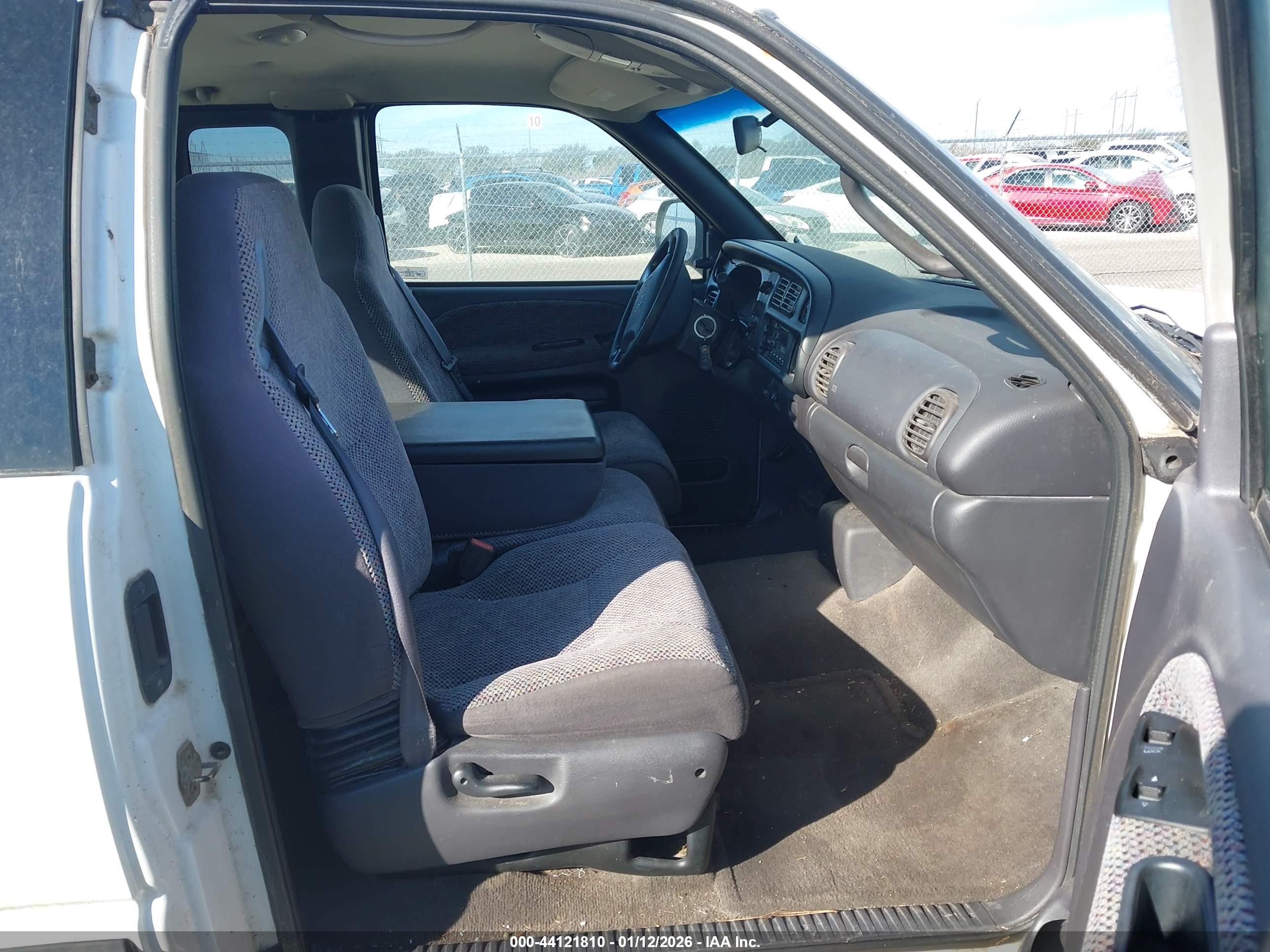 DODGE RAM image 5