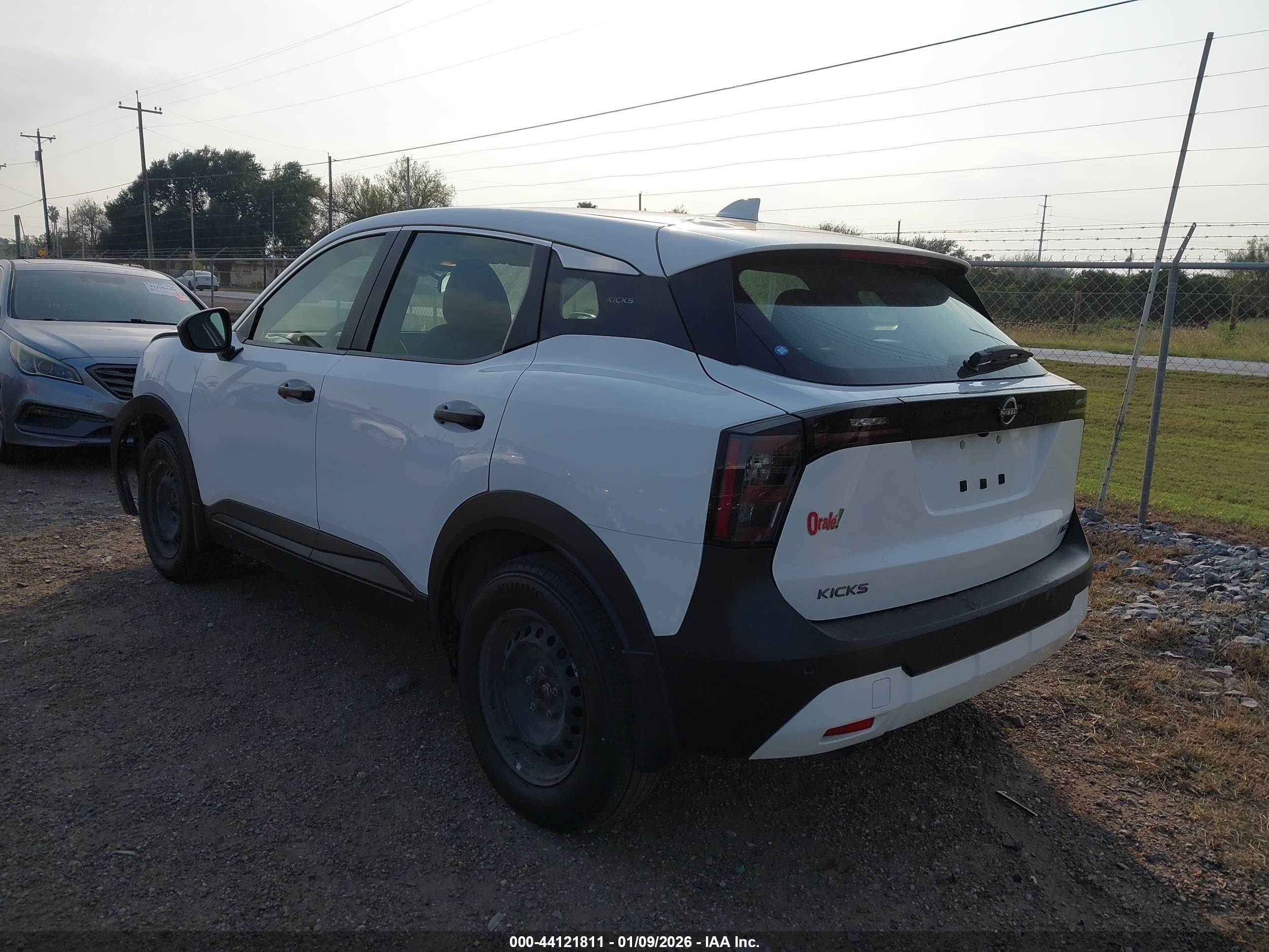 NISSAN KICKS image 3