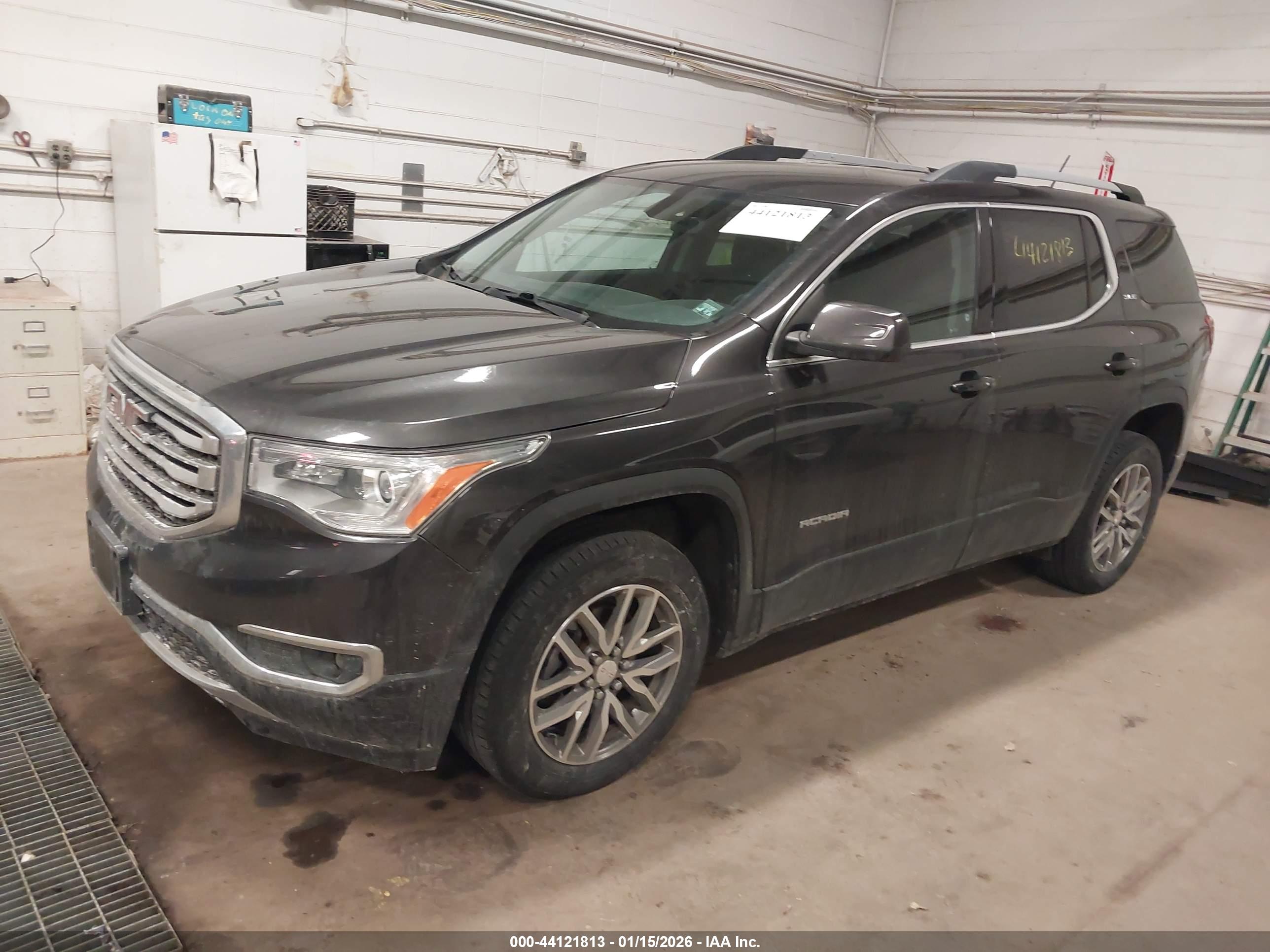 GMC ACADIA image 2