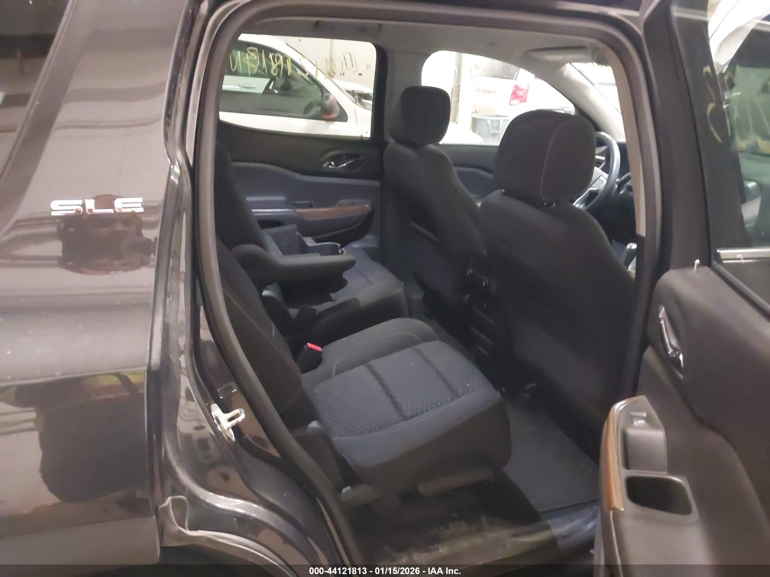 GMC ACADIA image 8