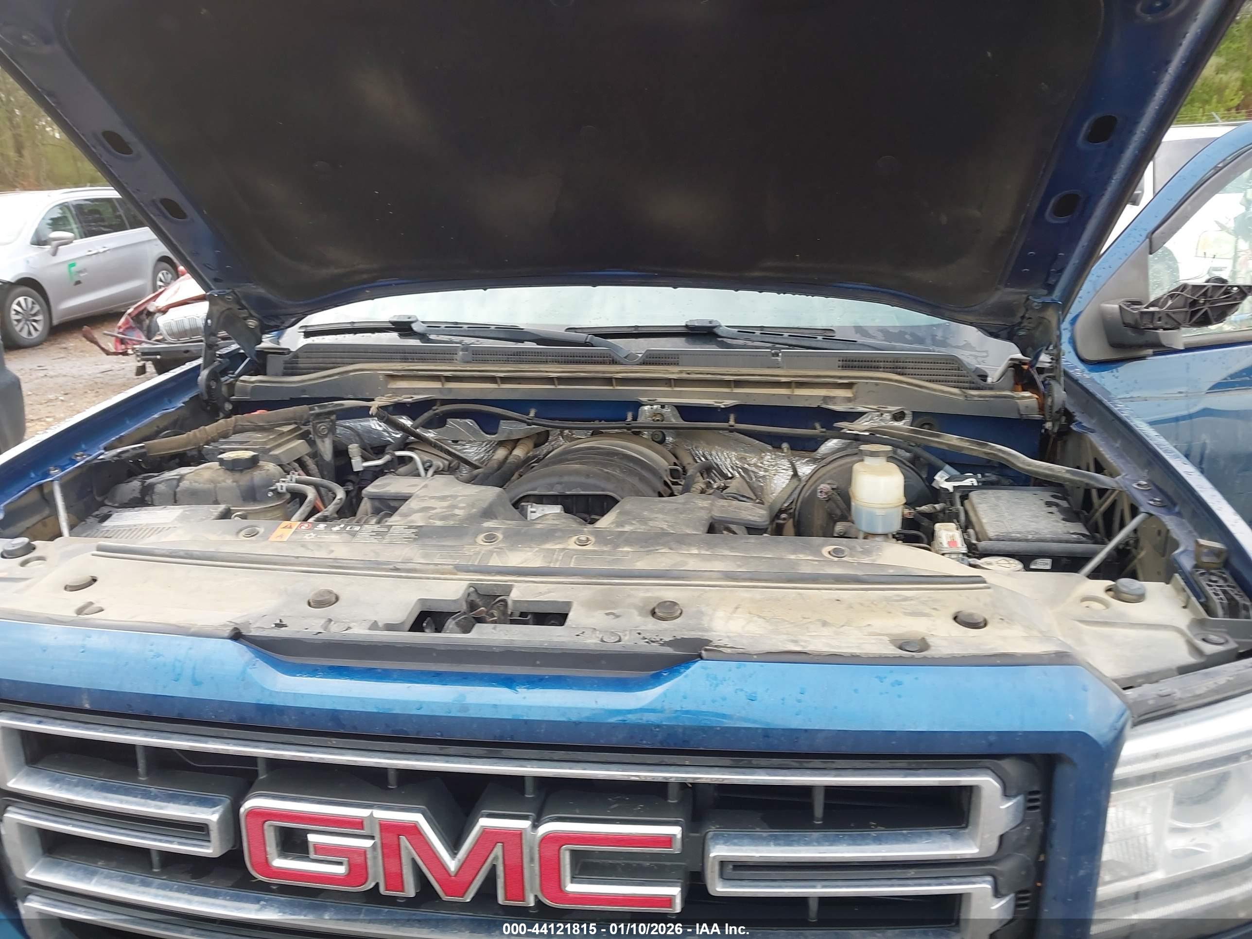 GMC SIERRA image 10
