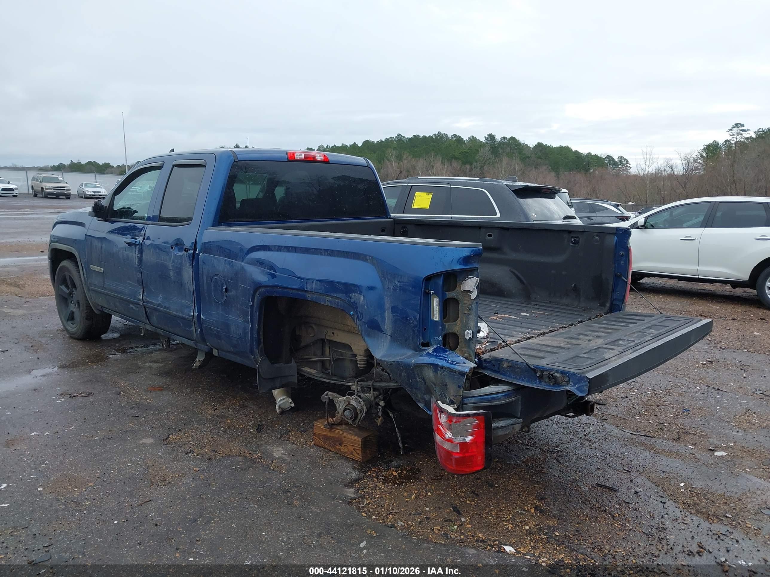 GMC SIERRA image 3