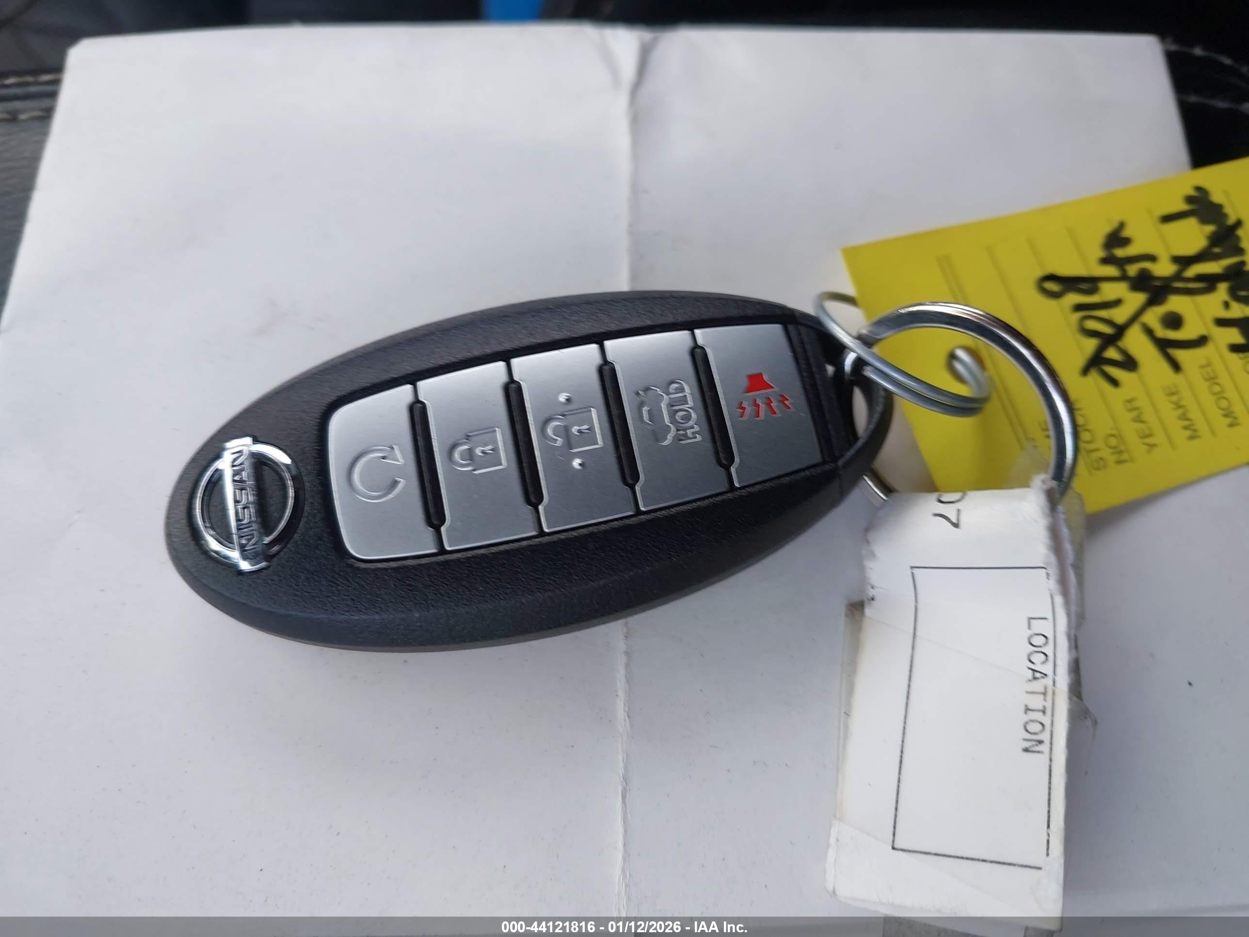 NISSAN MAXIMA image 11
