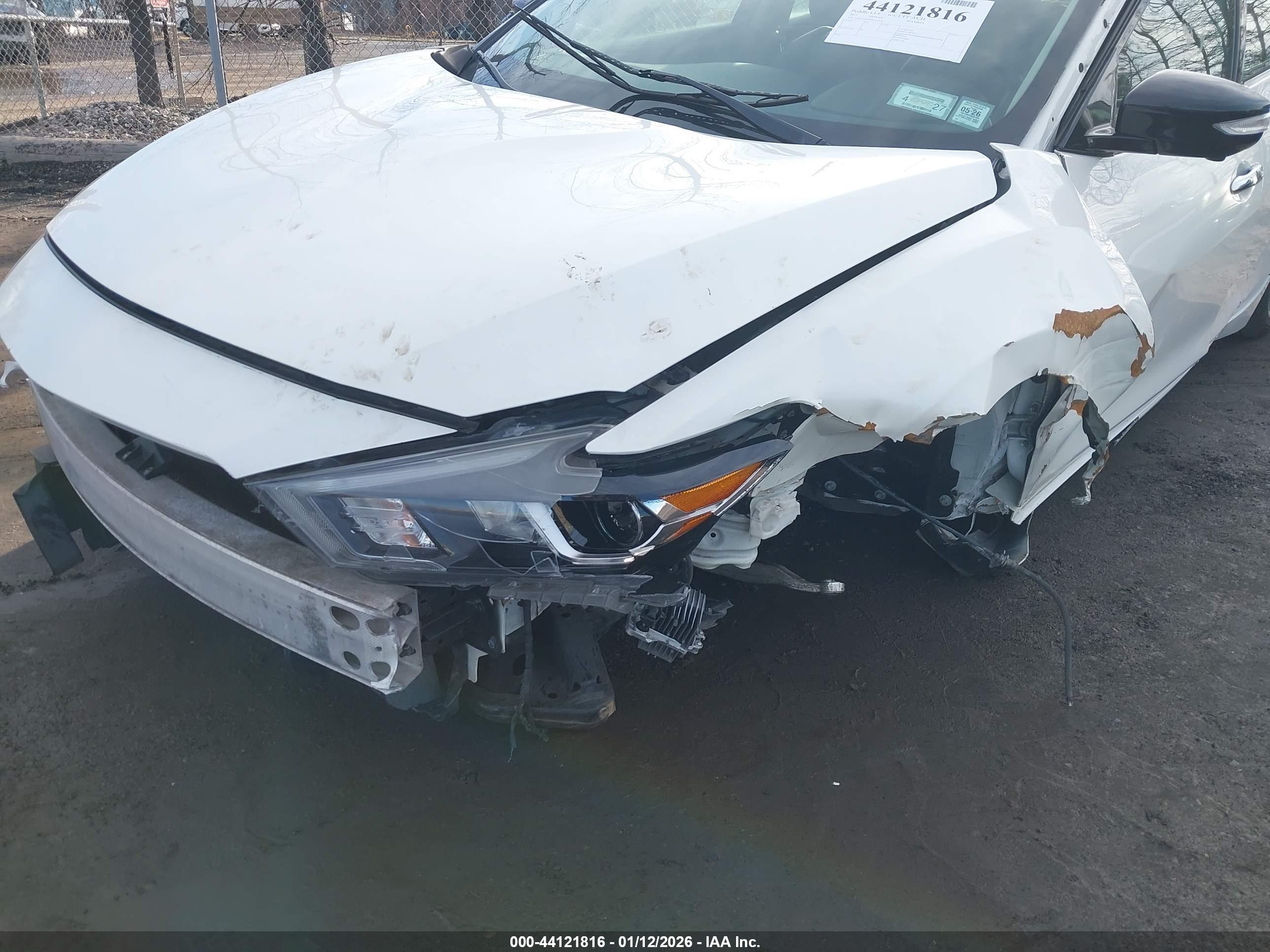 NISSAN MAXIMA image 6