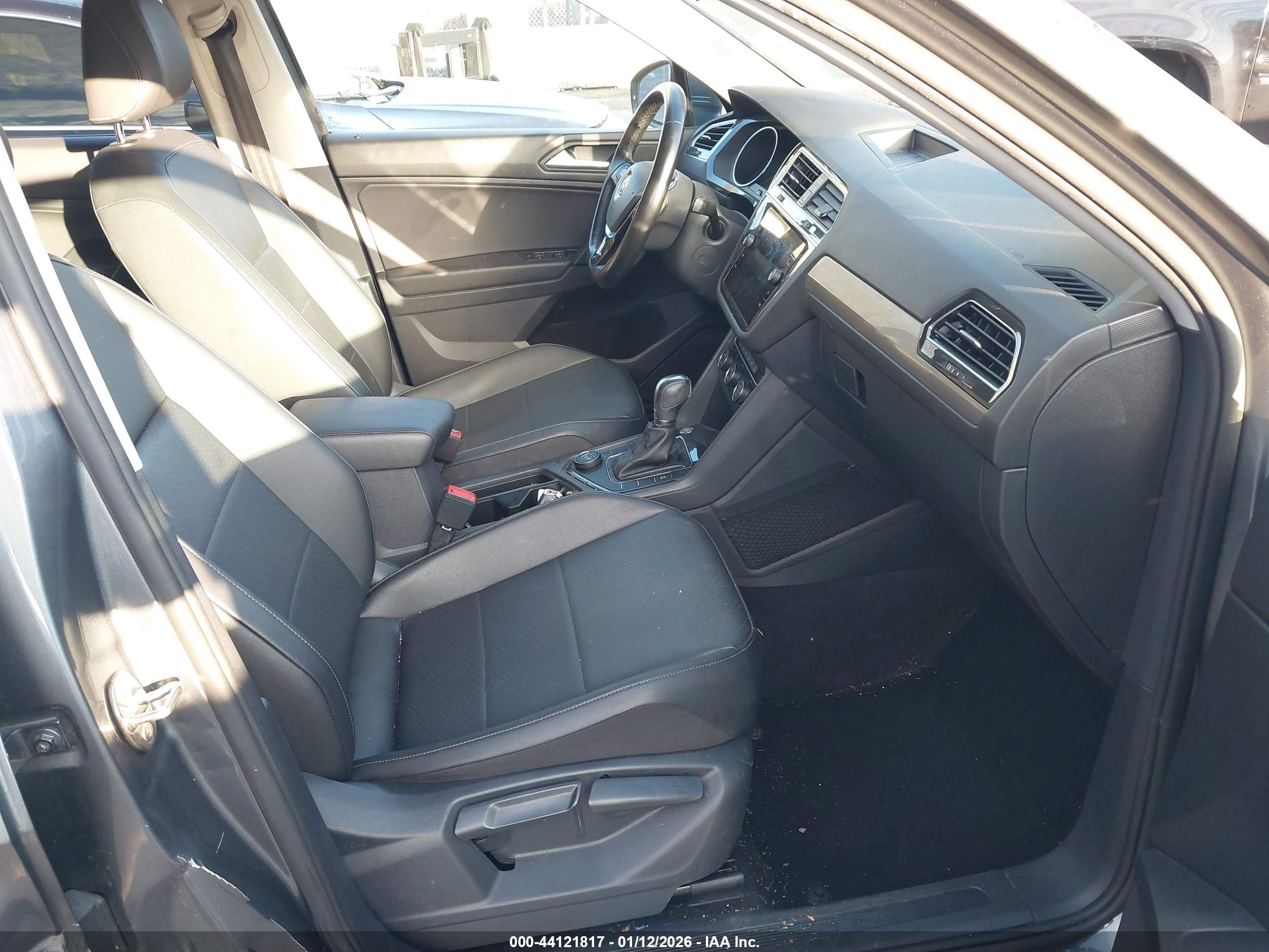 VOLKSWAGEN TIGUAN image 5