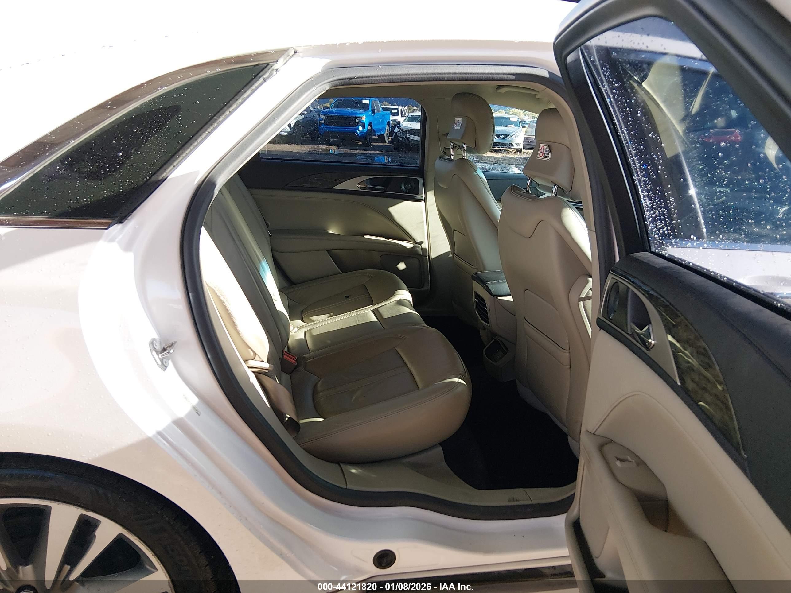 LINCOLN MKZ image 8