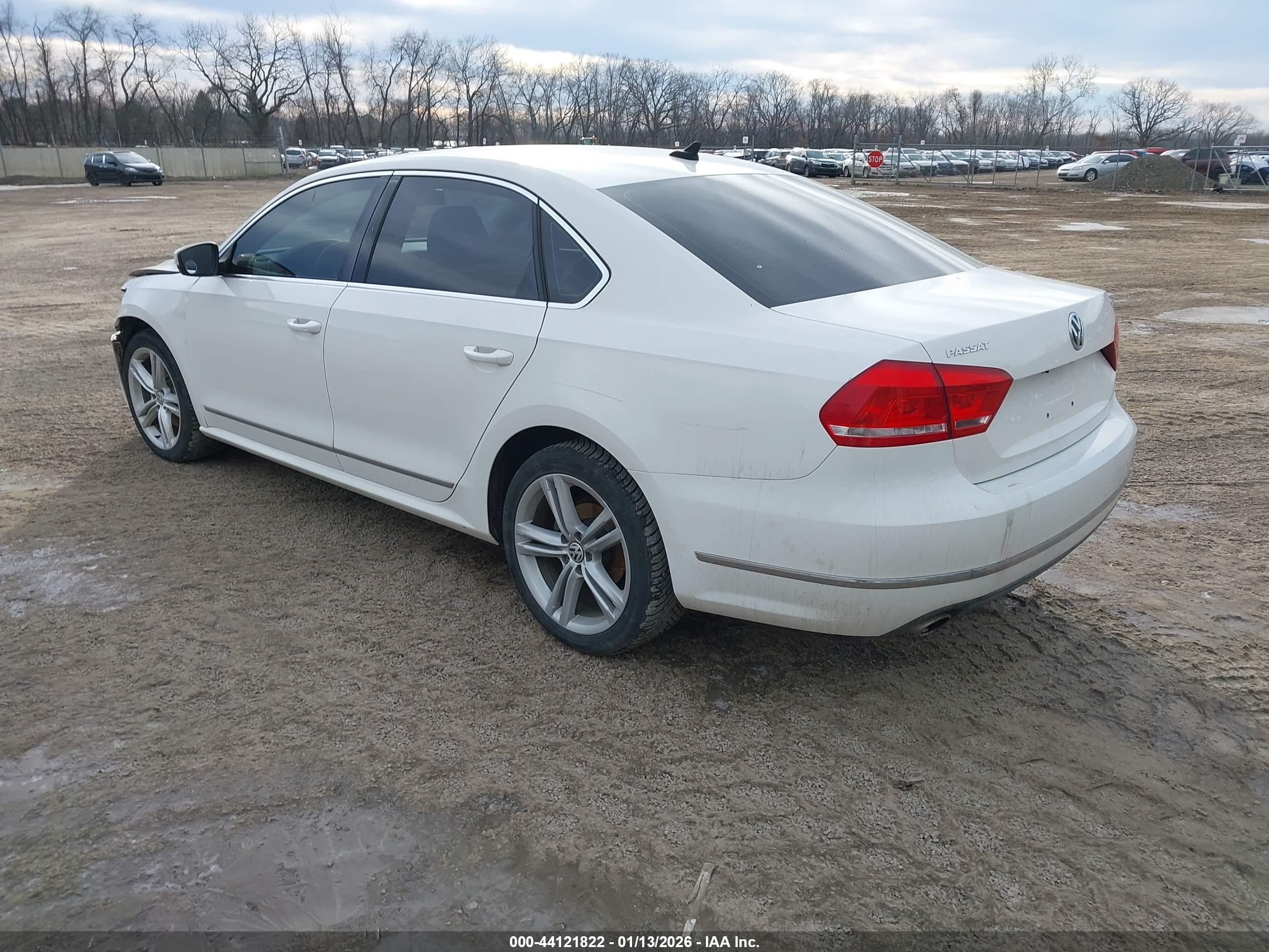 VOLKSWAGEN PASSAT image 3