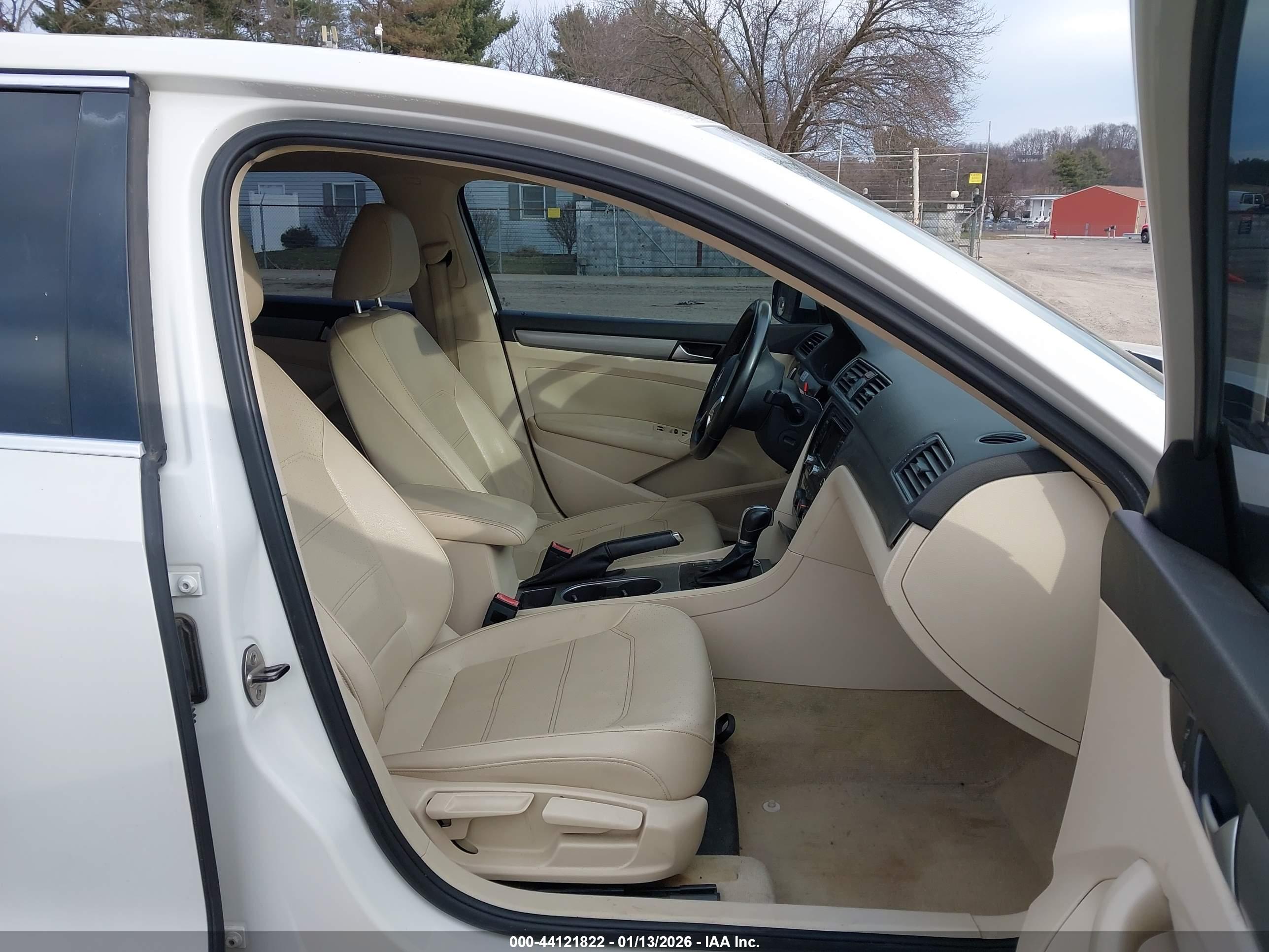 VOLKSWAGEN PASSAT image 5