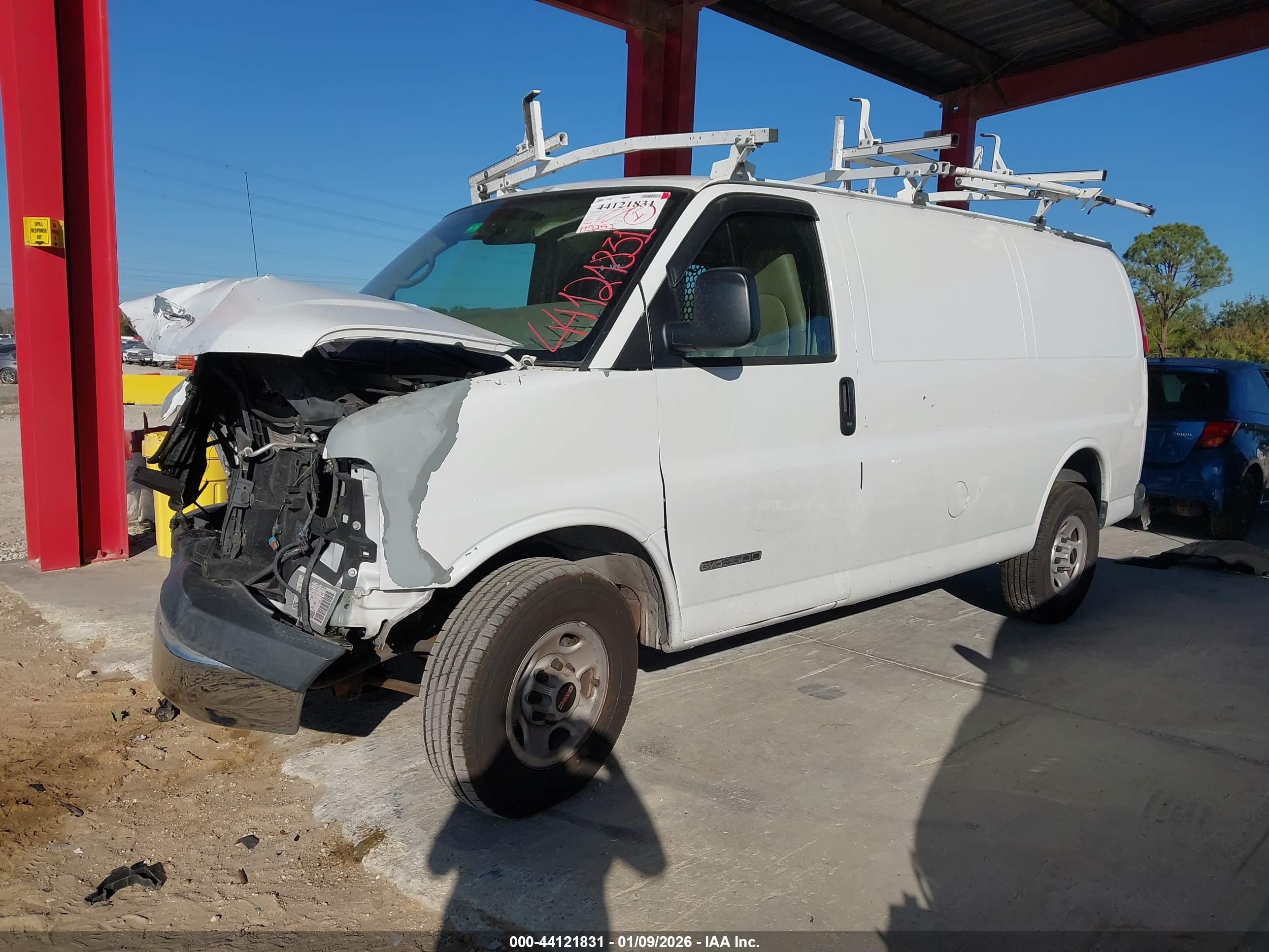 GMC SAVANA image 2