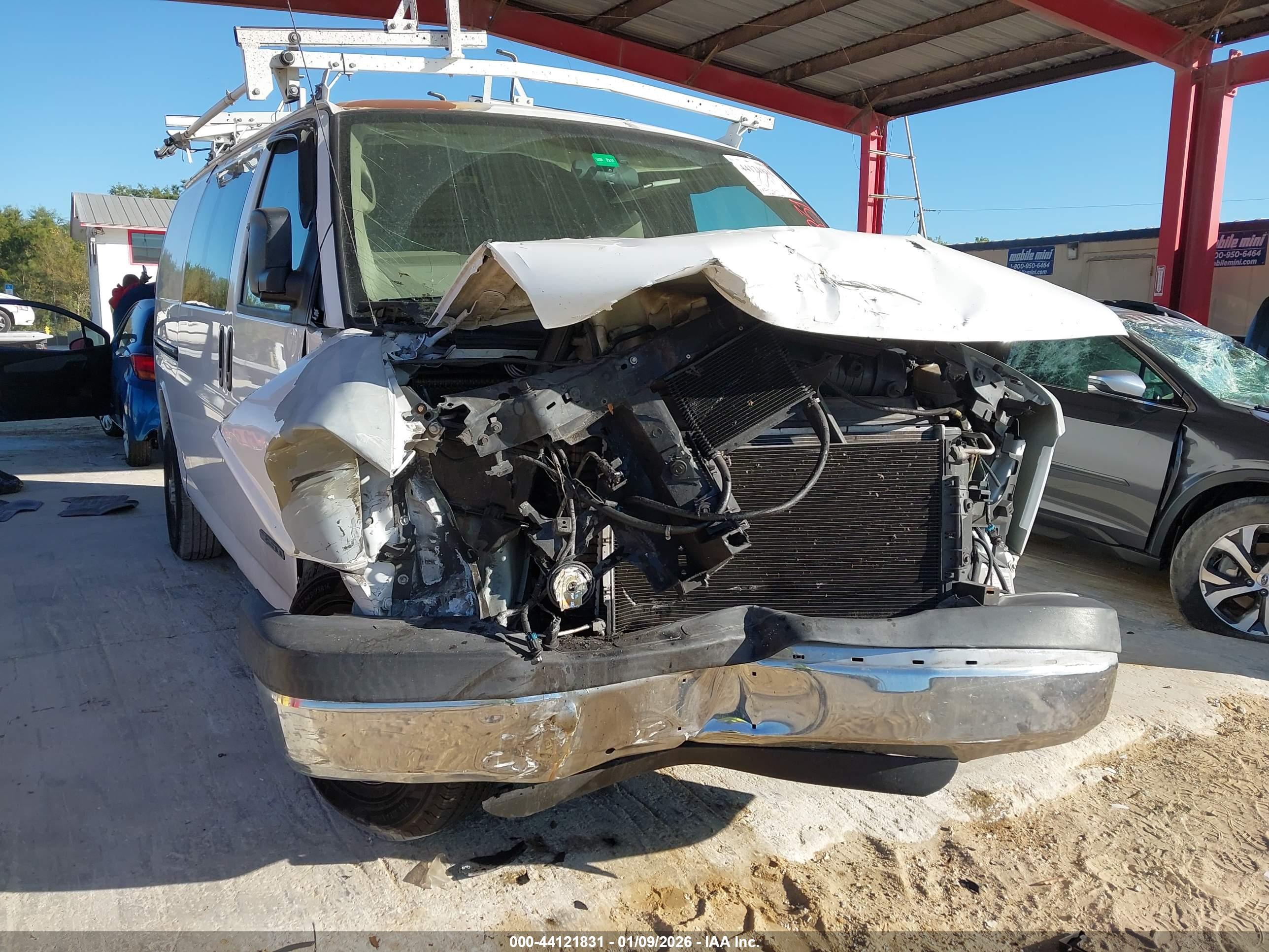 GMC SAVANA image 6