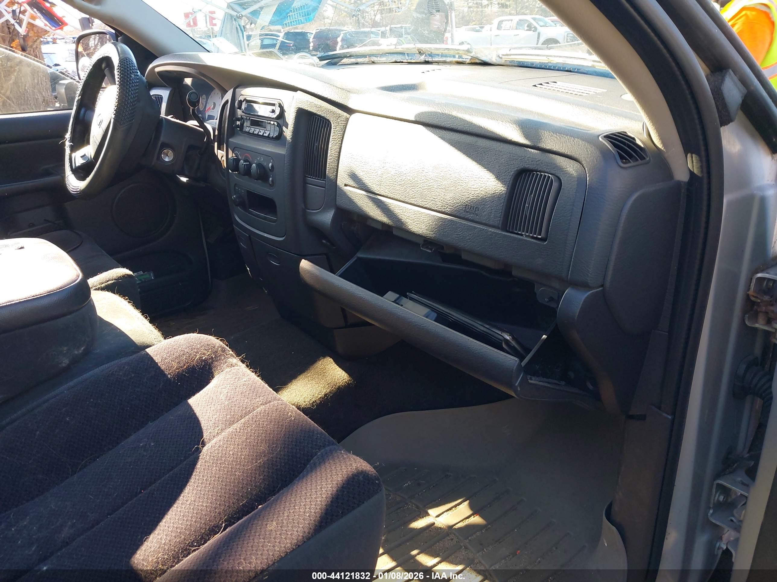 DODGE RAM image 5