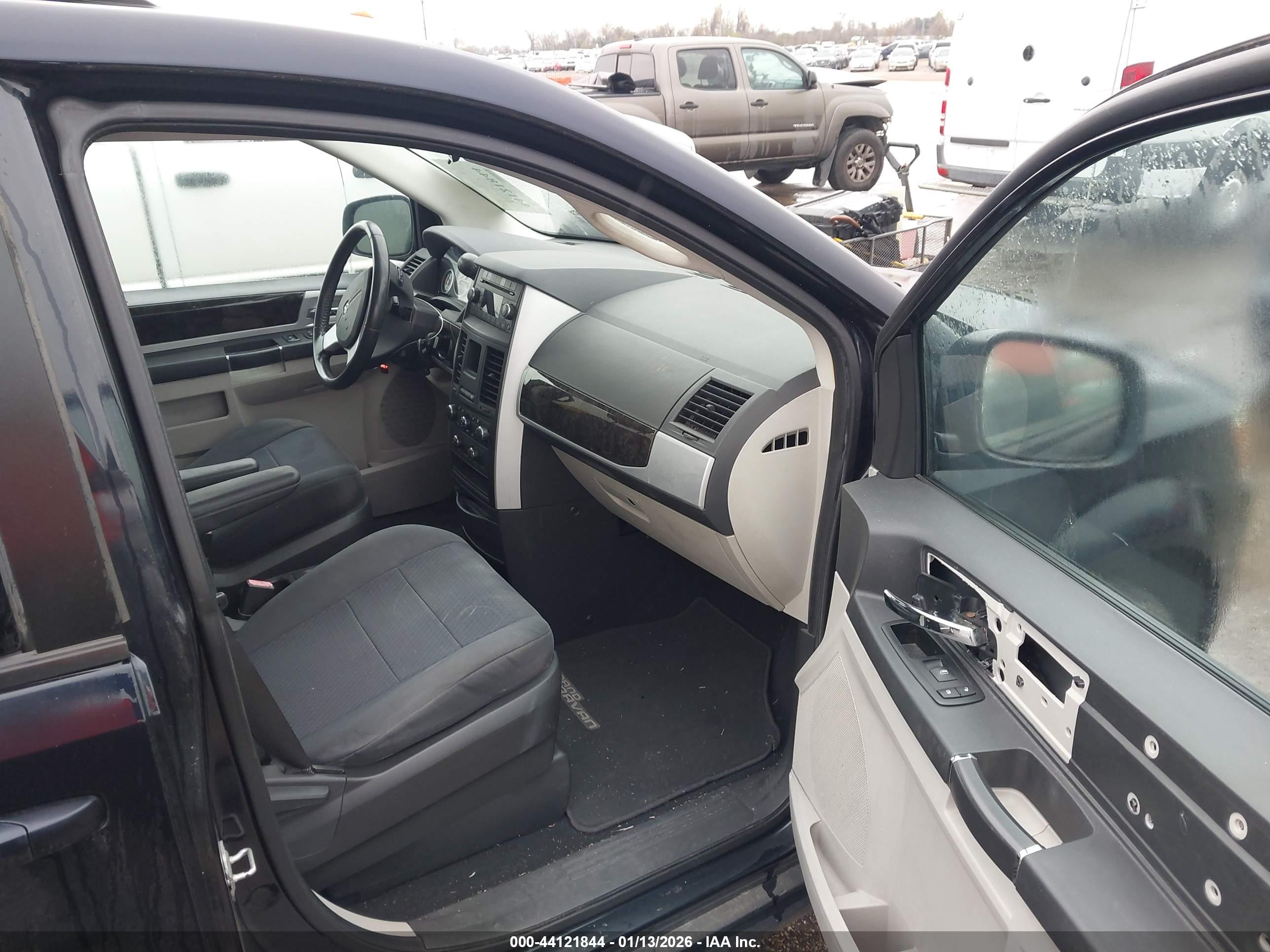 DODGE GRAND image 5
