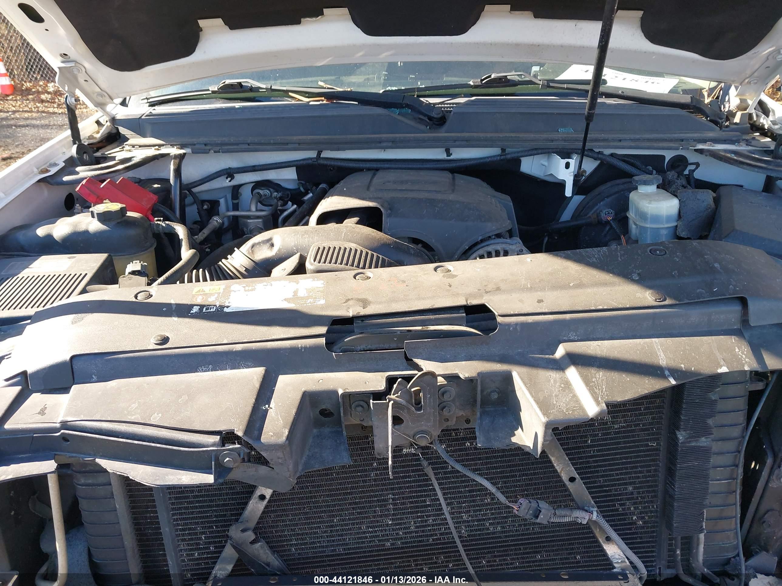 CHEVROLET SUBURBAN image 10