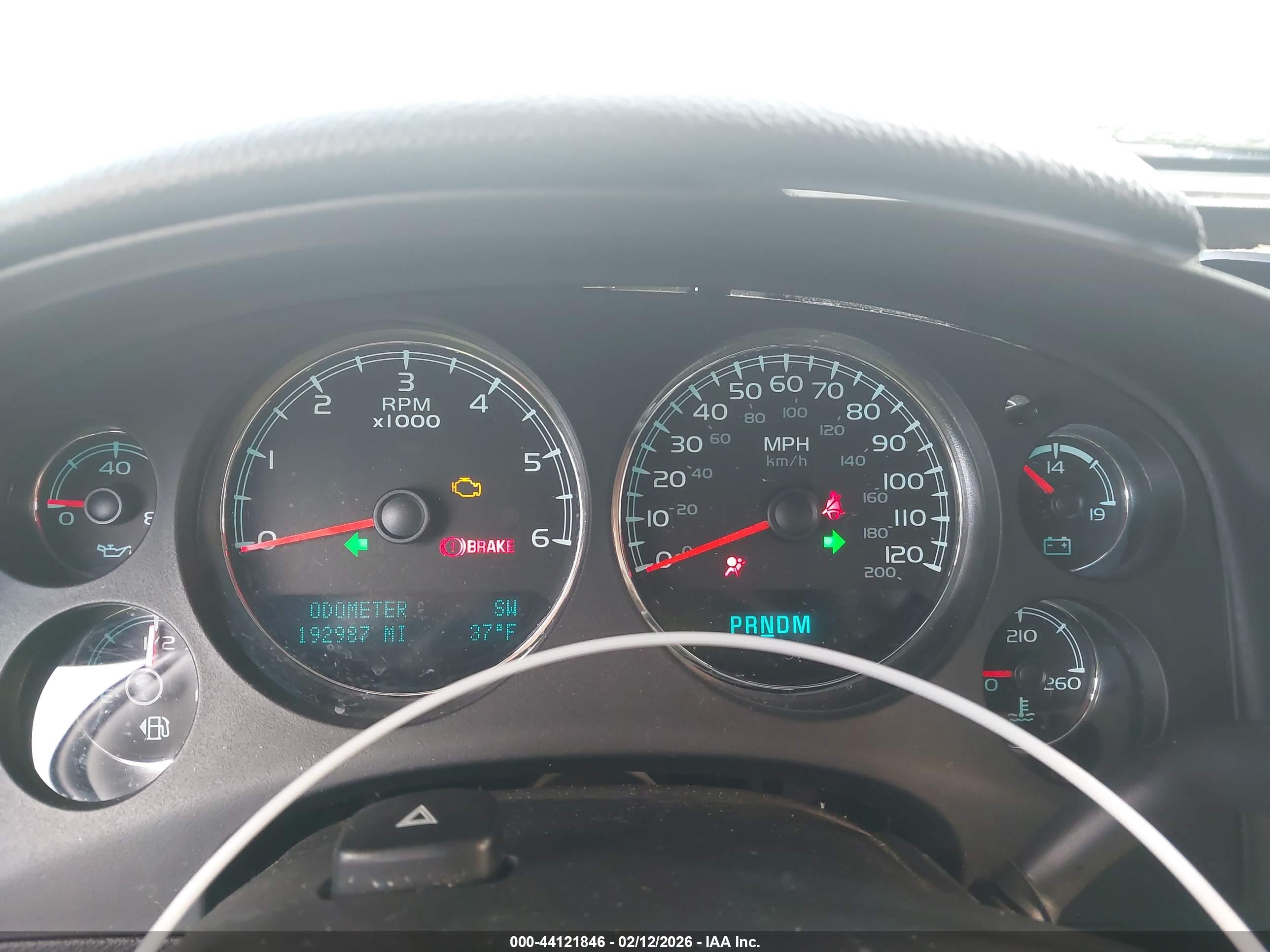 CHEVROLET SUBURBAN image 7