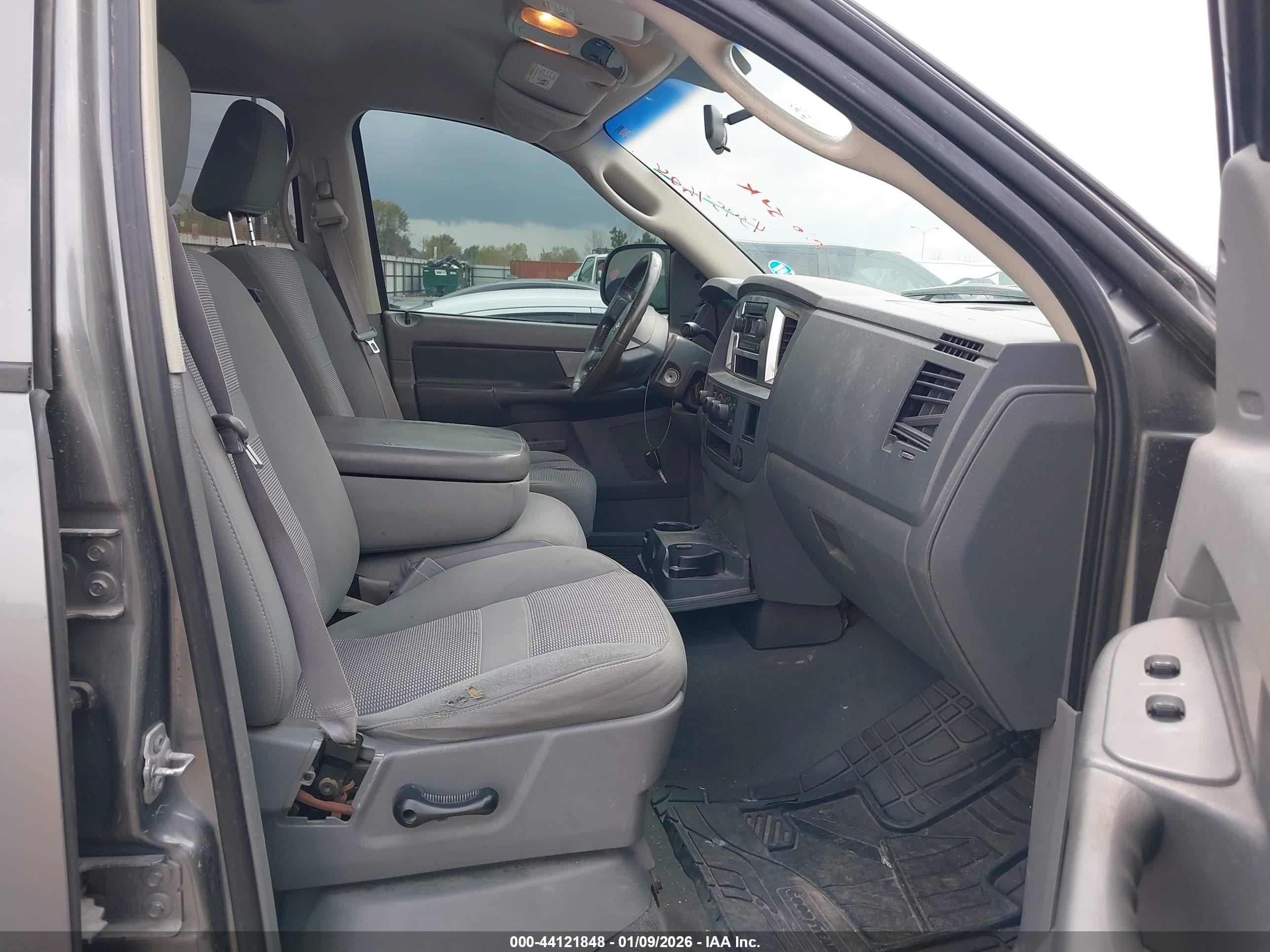 DODGE RAM image 5