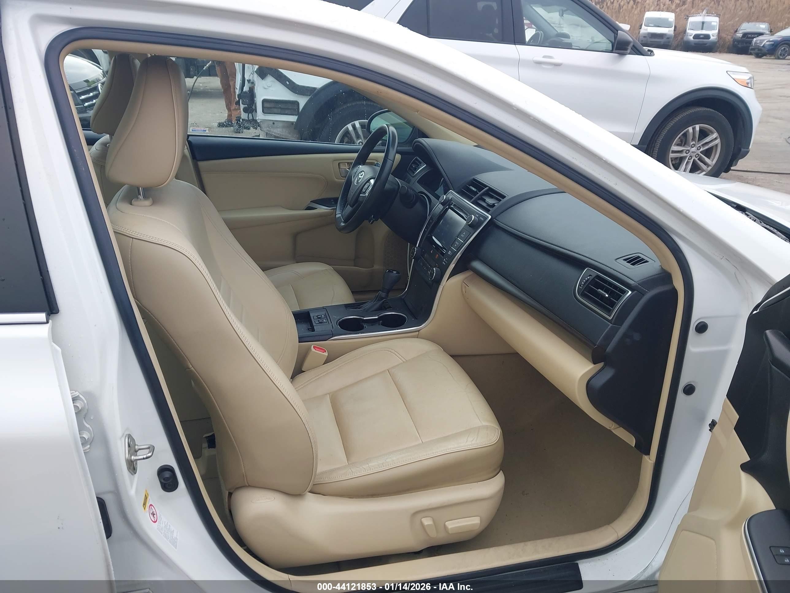 TOYOTA CAMRY image 5