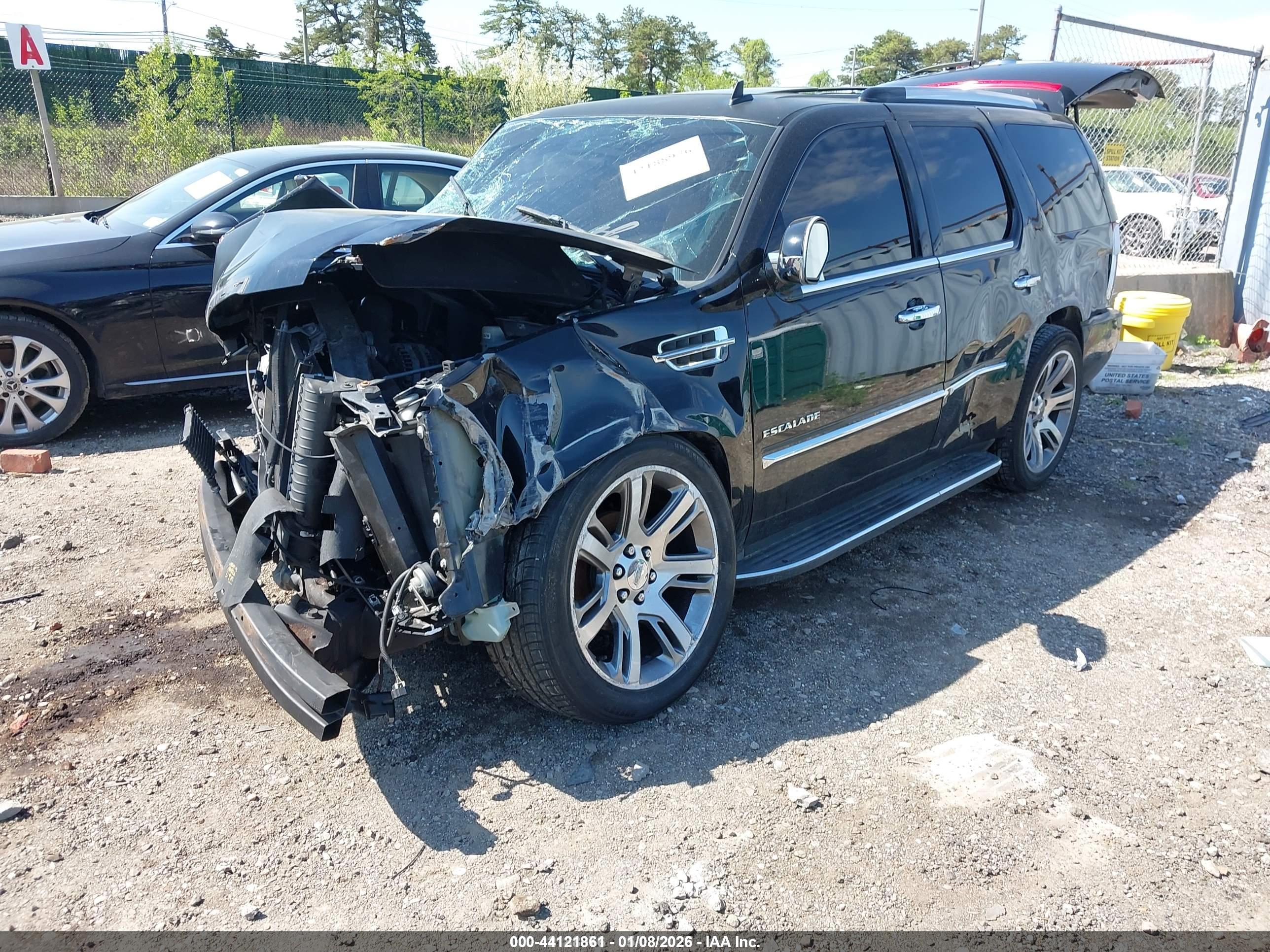 CADILLAC ESCALADE image 2